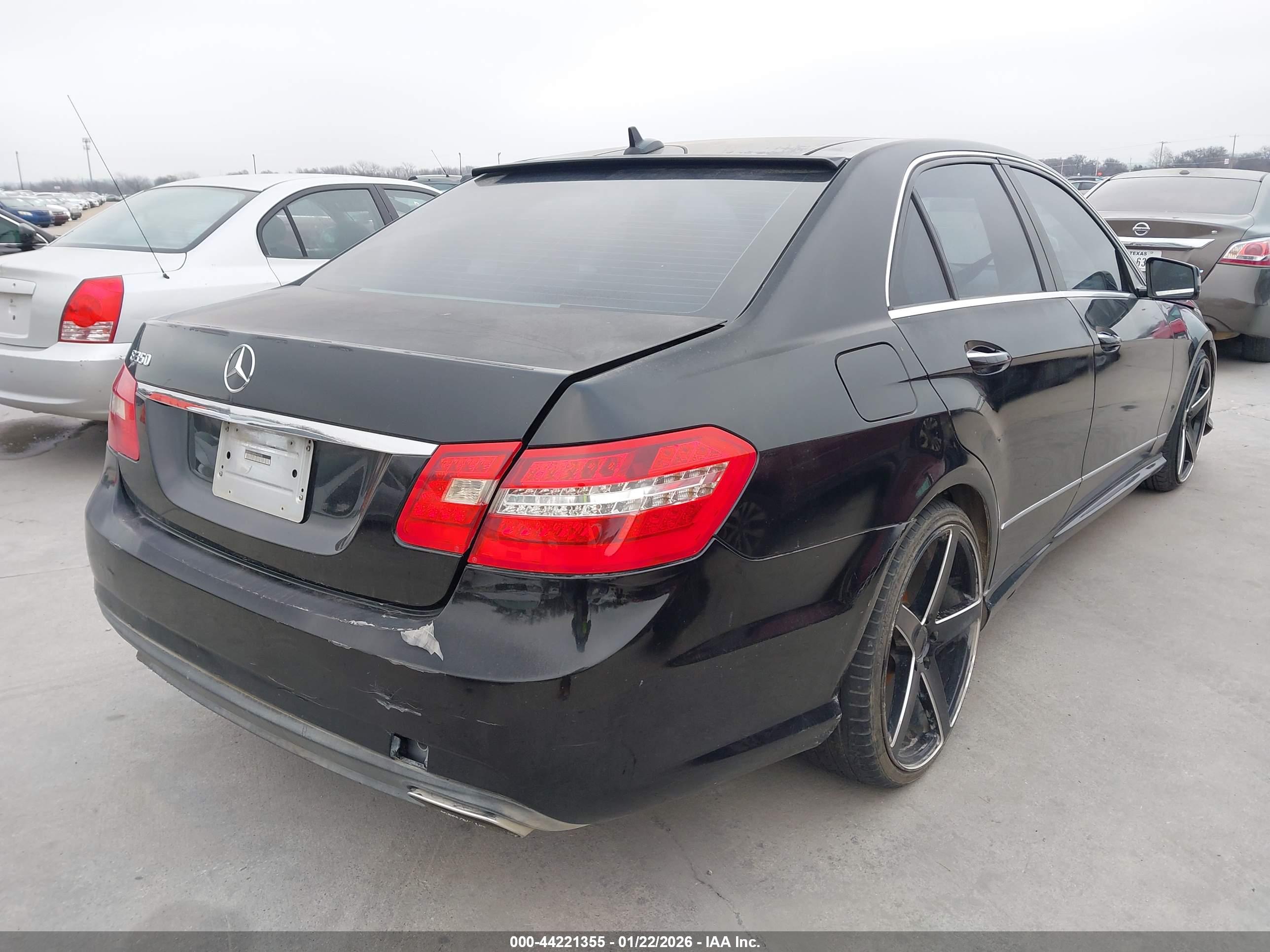 MERCEDES-BENZ E image 4