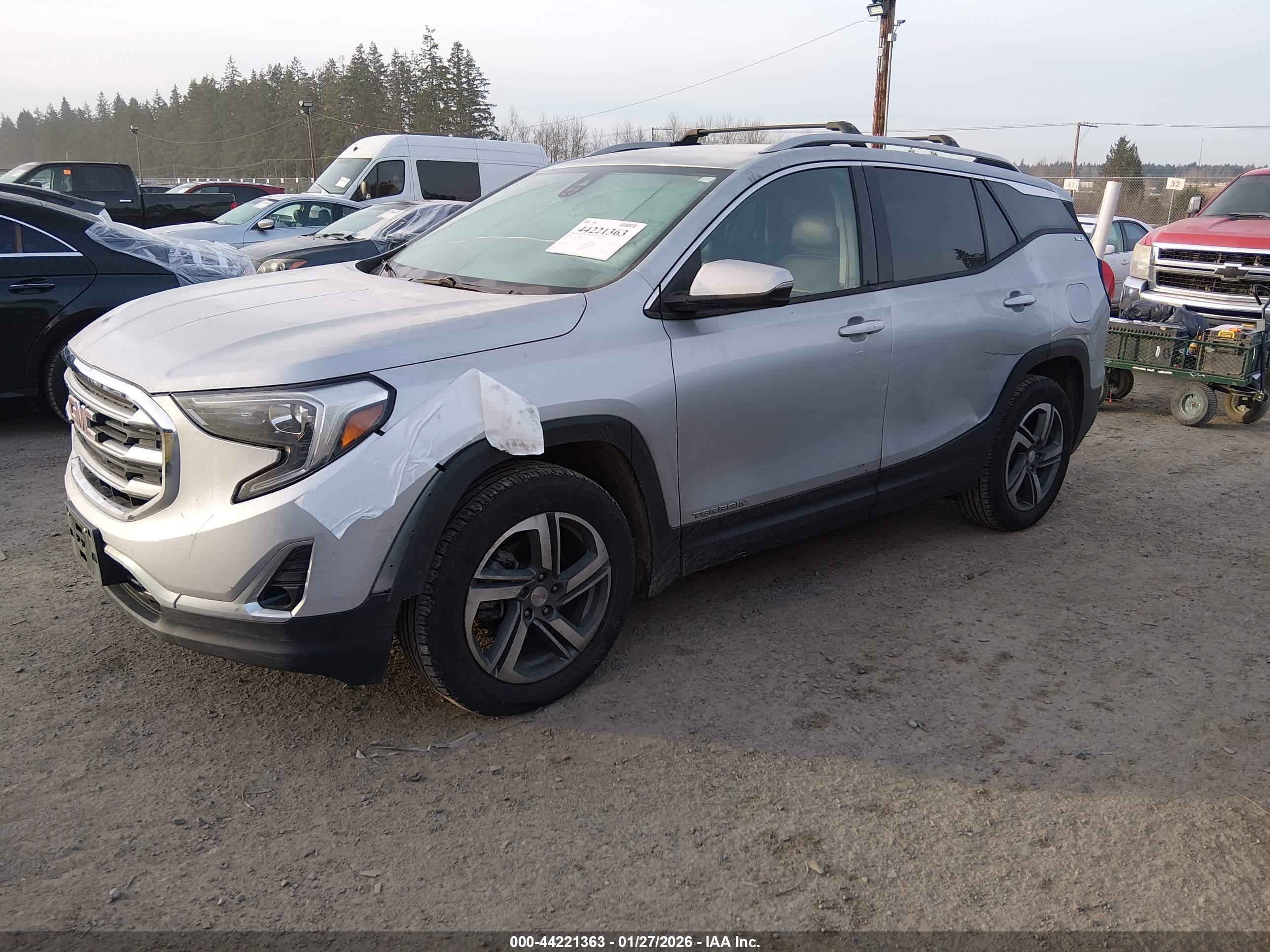 GMC TERRAIN image 2