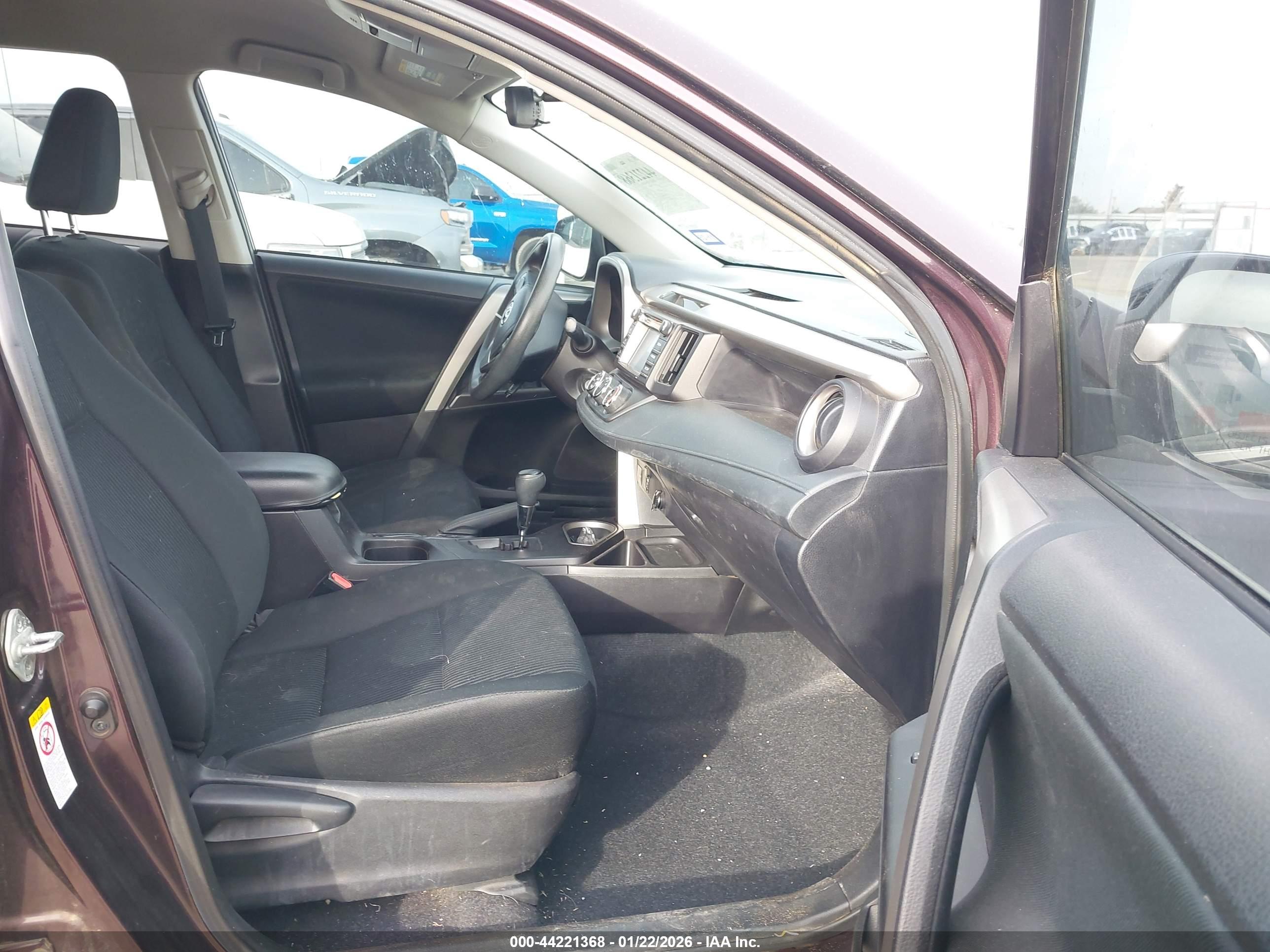 TOYOTA RAV4 image 5