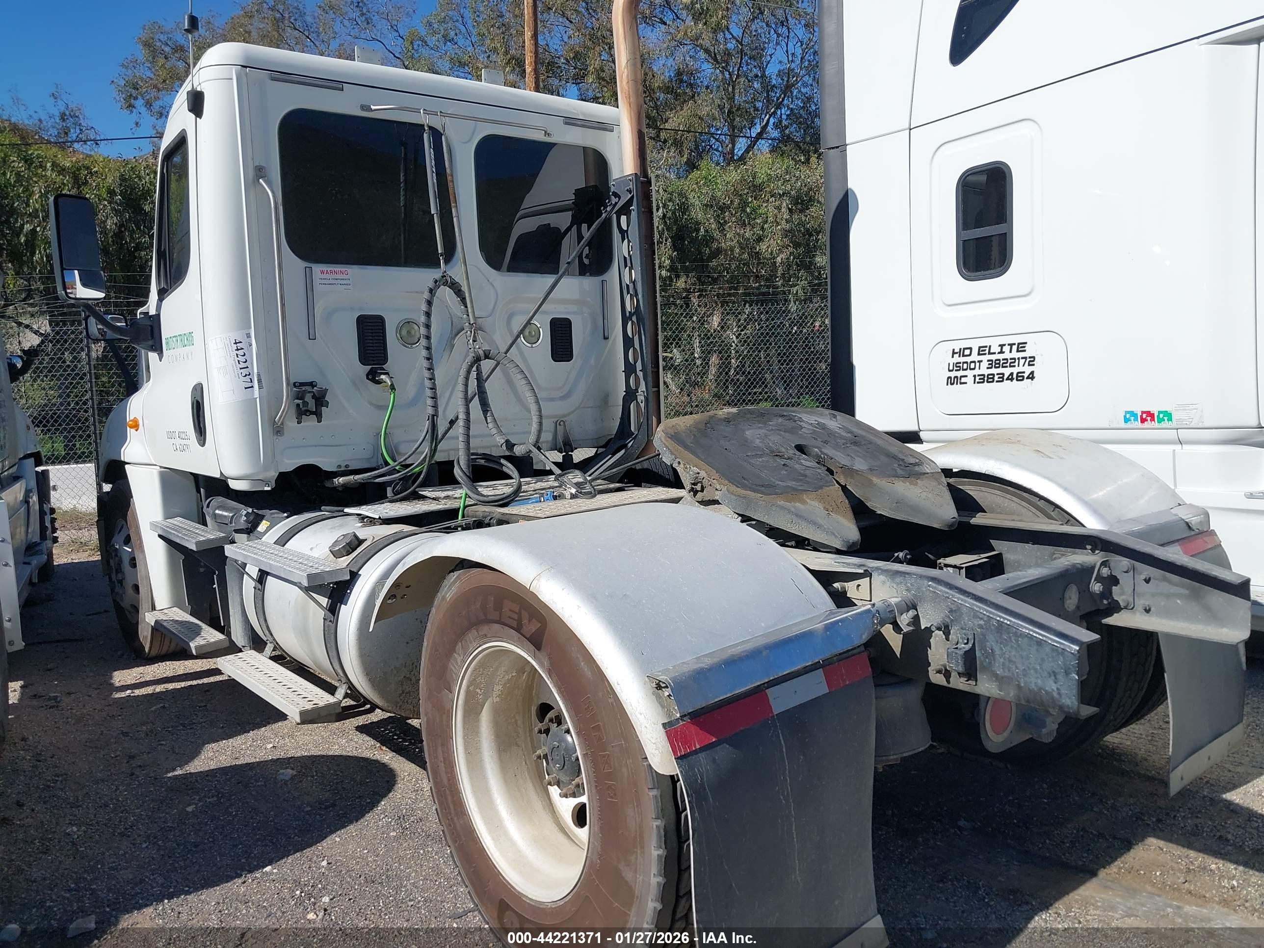 FREIGHTLINER CASCADIA image 3