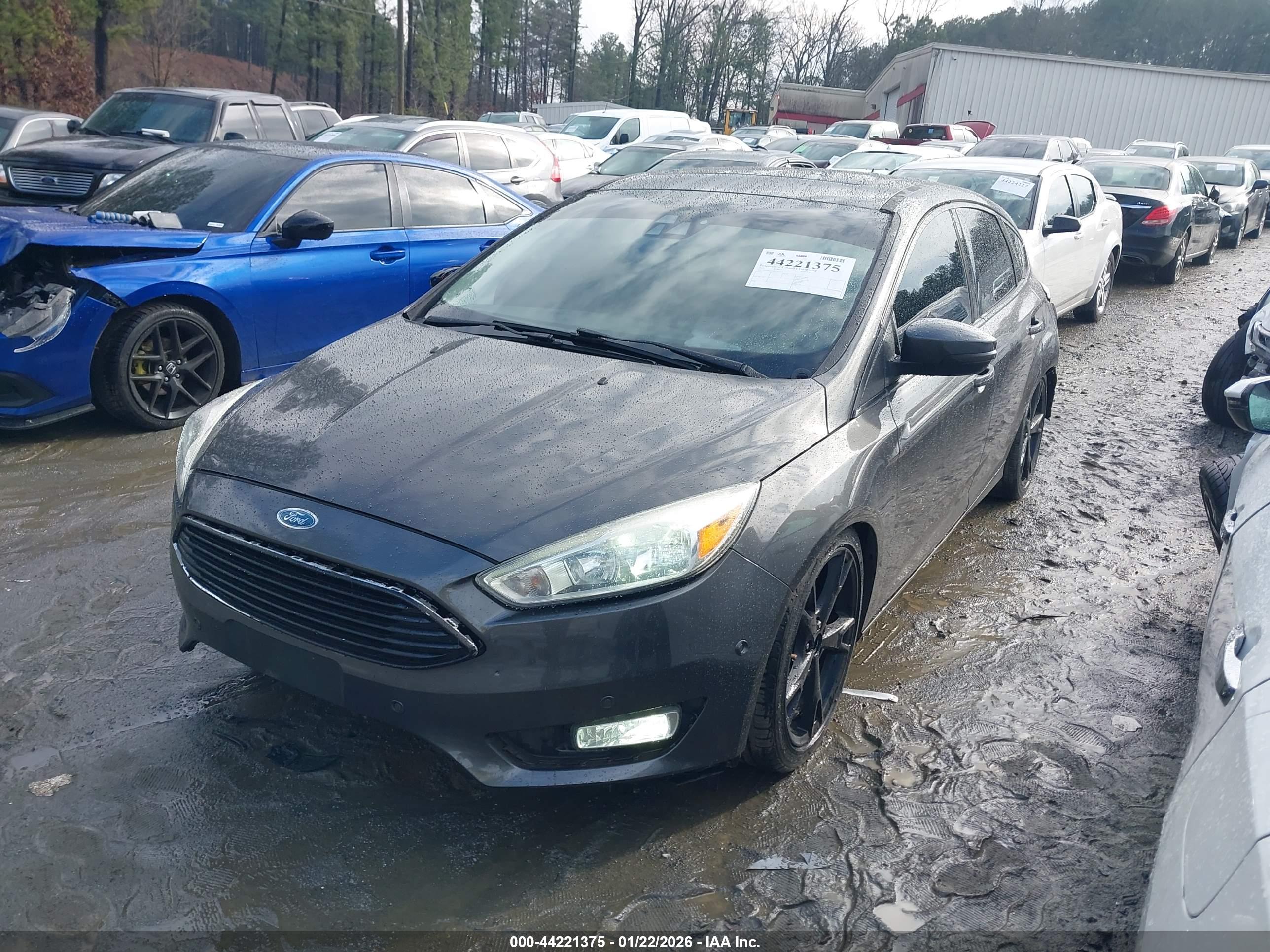 FORD FOCUS image 2