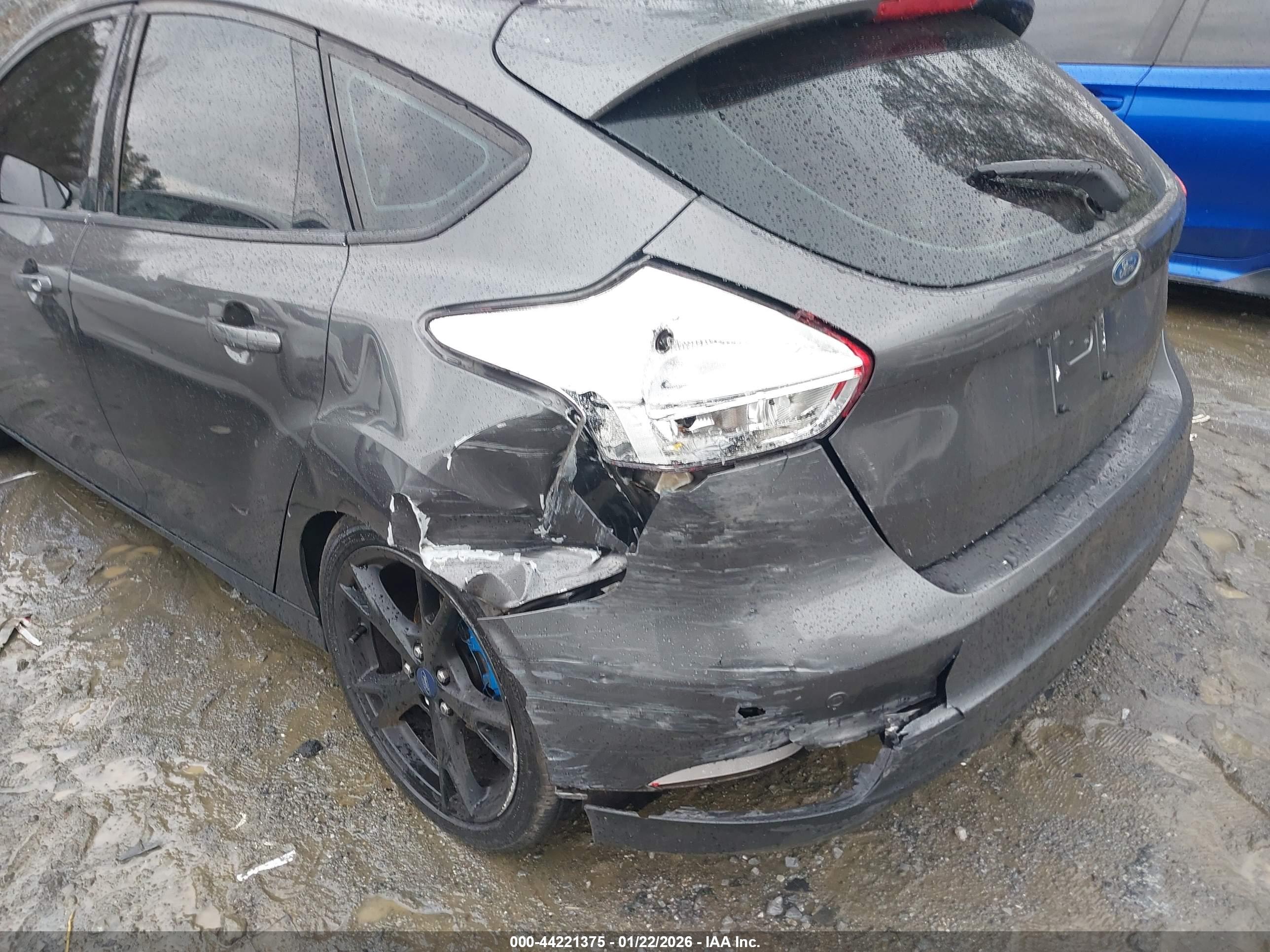 FORD FOCUS image 6