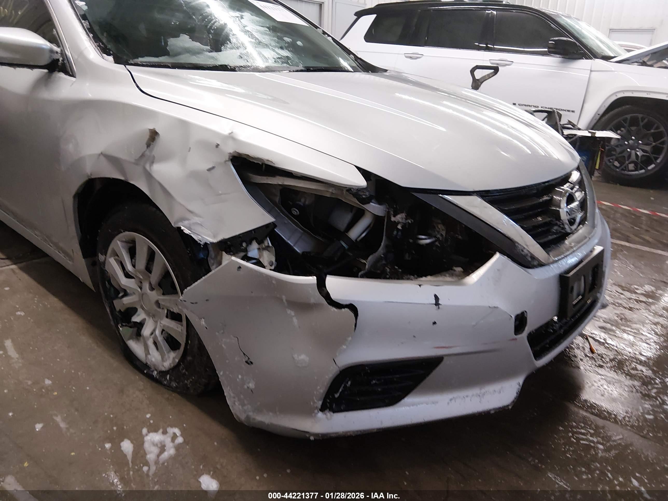NISSAN ALTIMA image 6