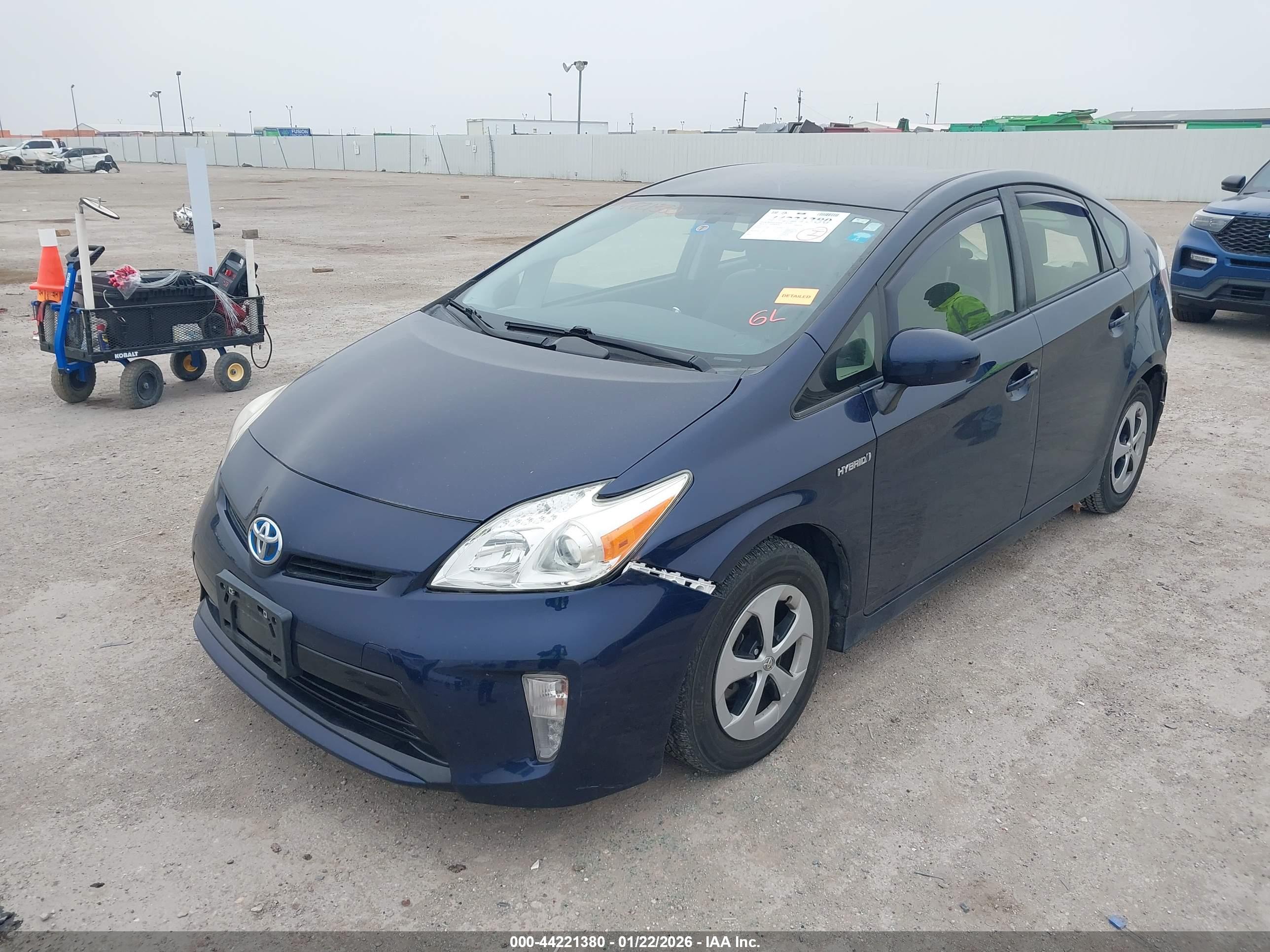 TOYOTA PRIUS image 2
