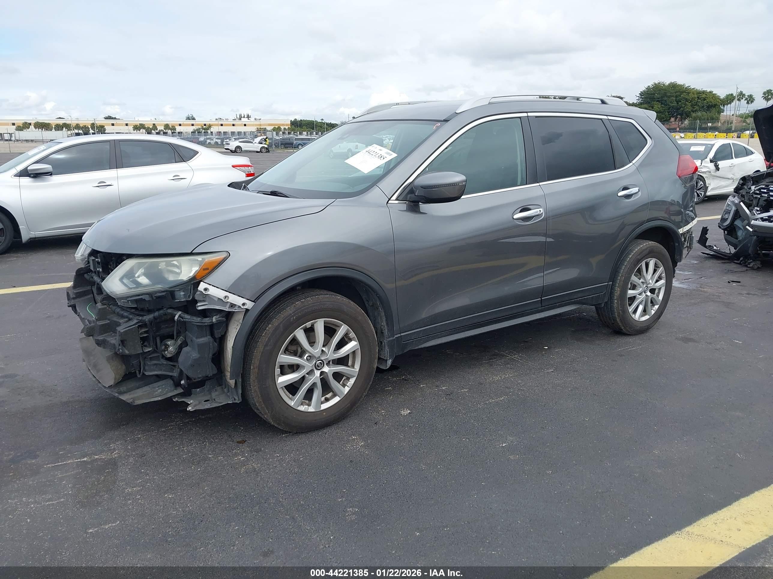 NISSAN ROGUE image 2