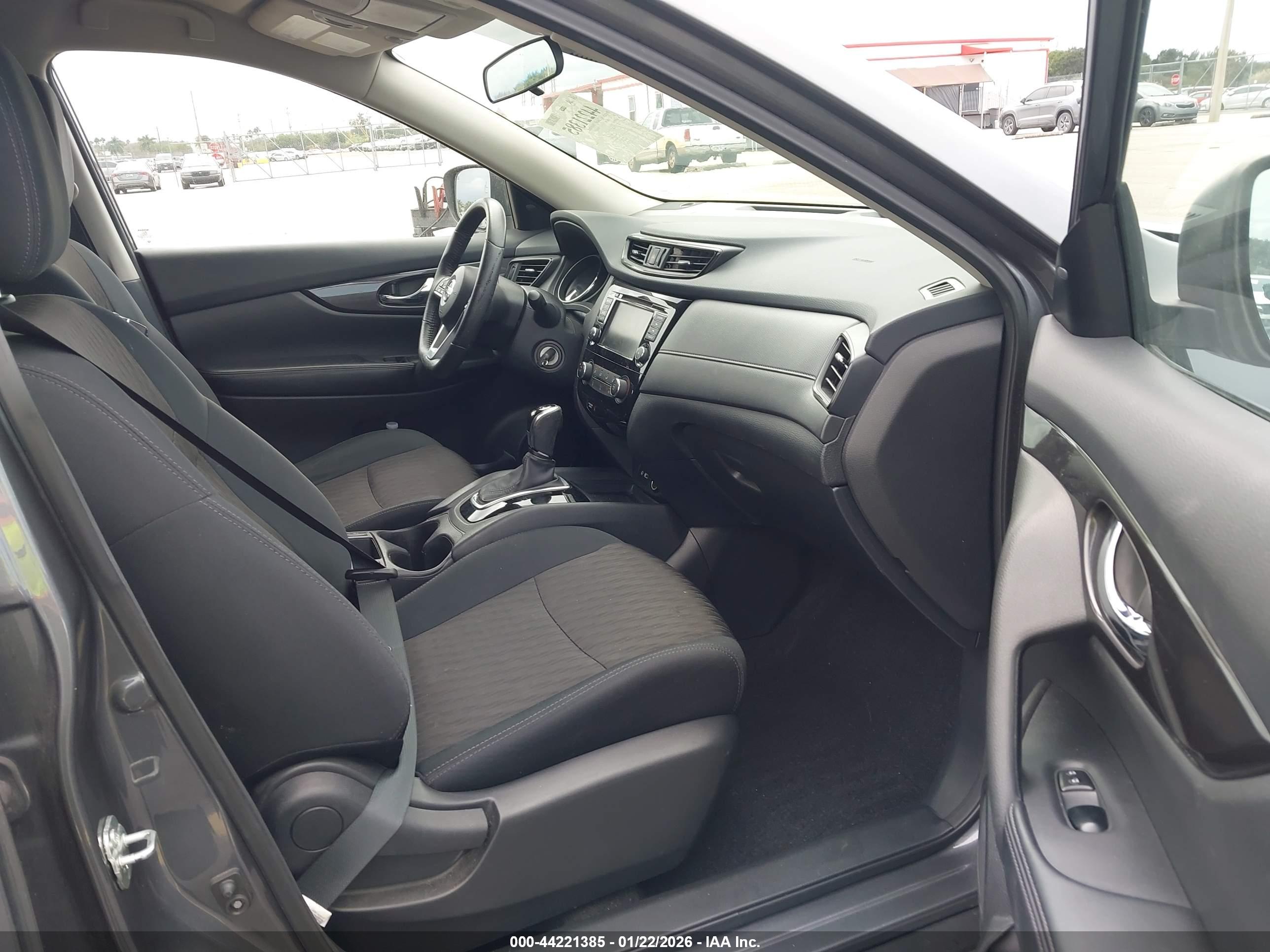 NISSAN ROGUE image 5