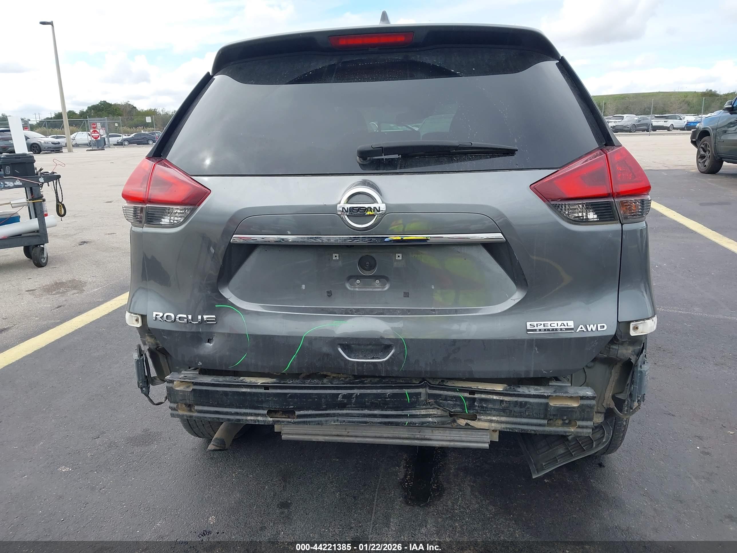 NISSAN ROGUE image 6