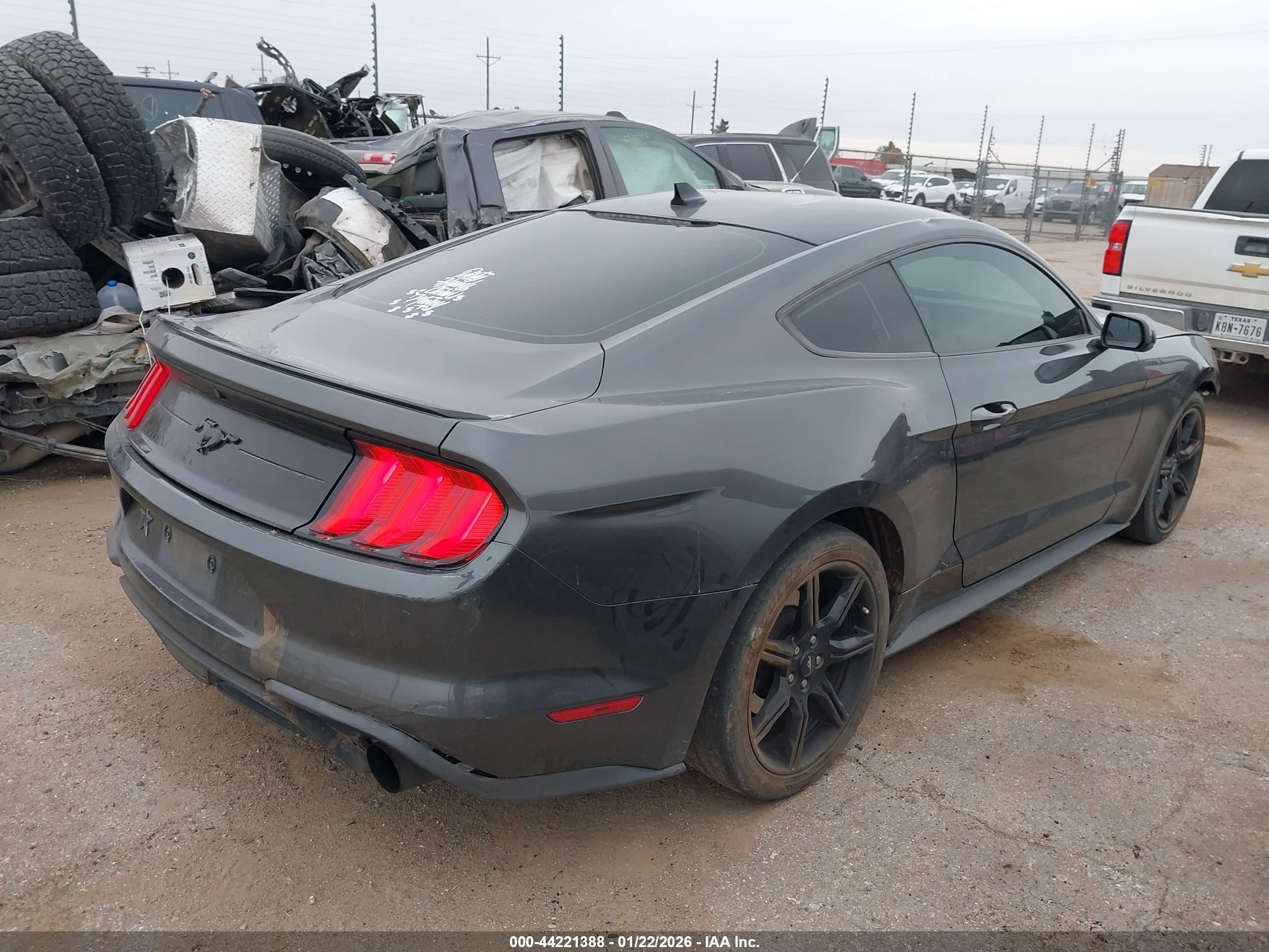 FORD MUSTANG image 4