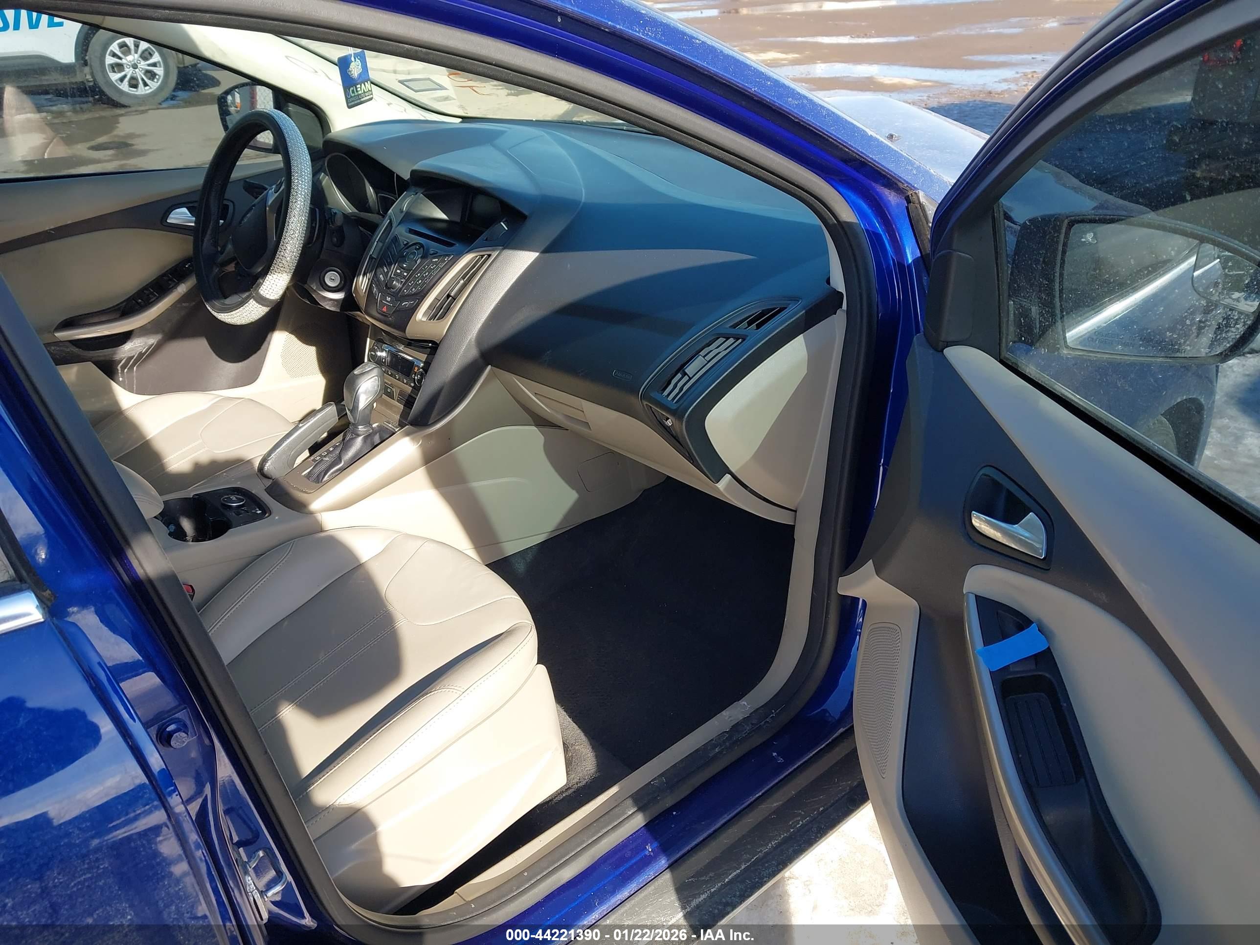 FORD FOCUS image 5