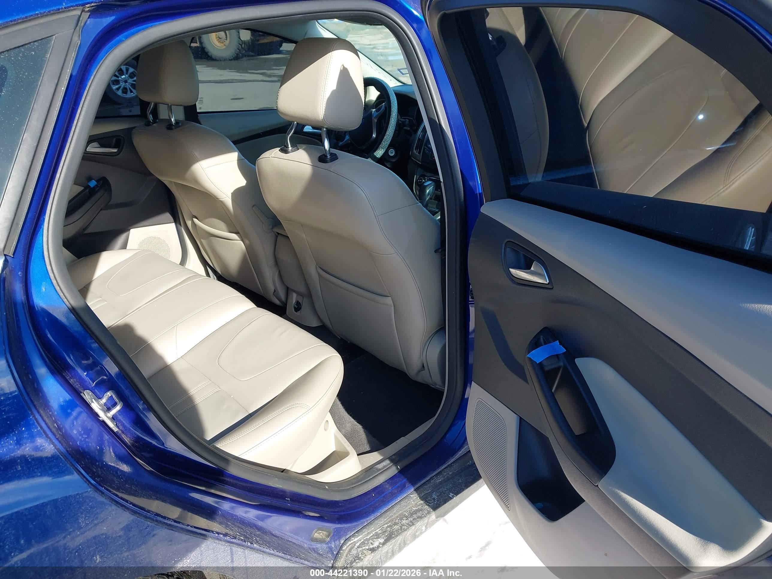 FORD FOCUS image 8