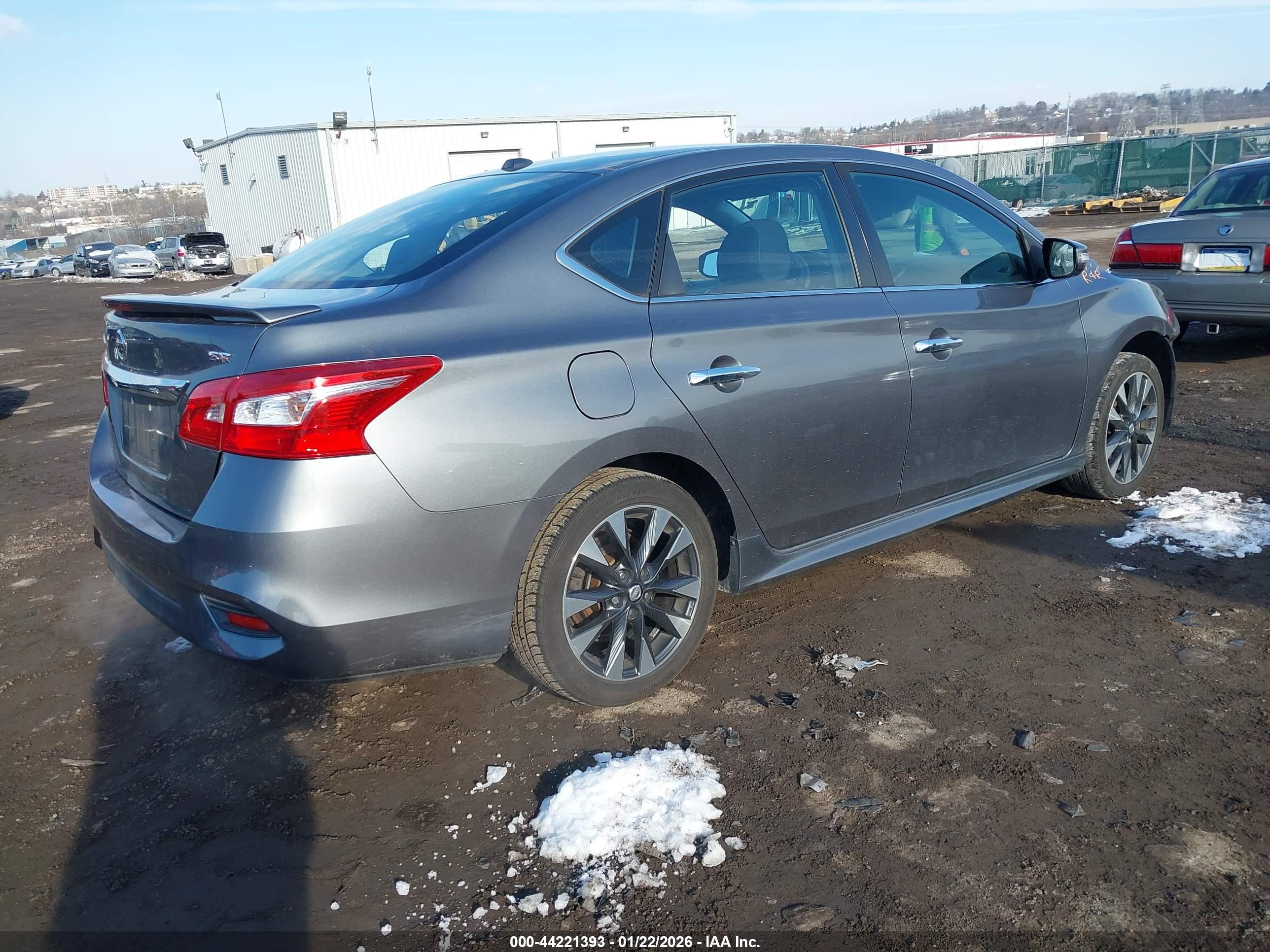 NISSAN SENTRA image 4