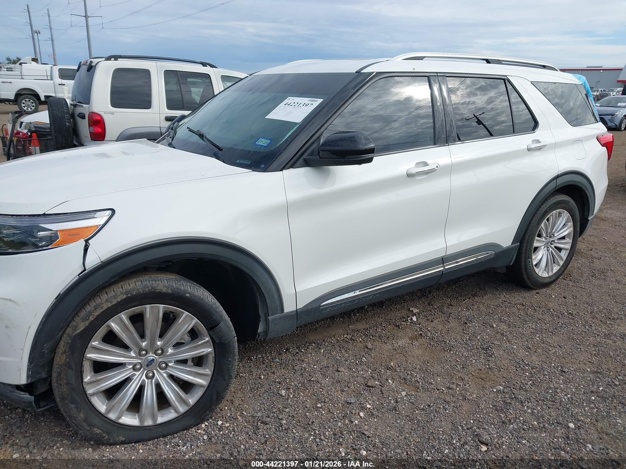 FORD EXPLORER image 2