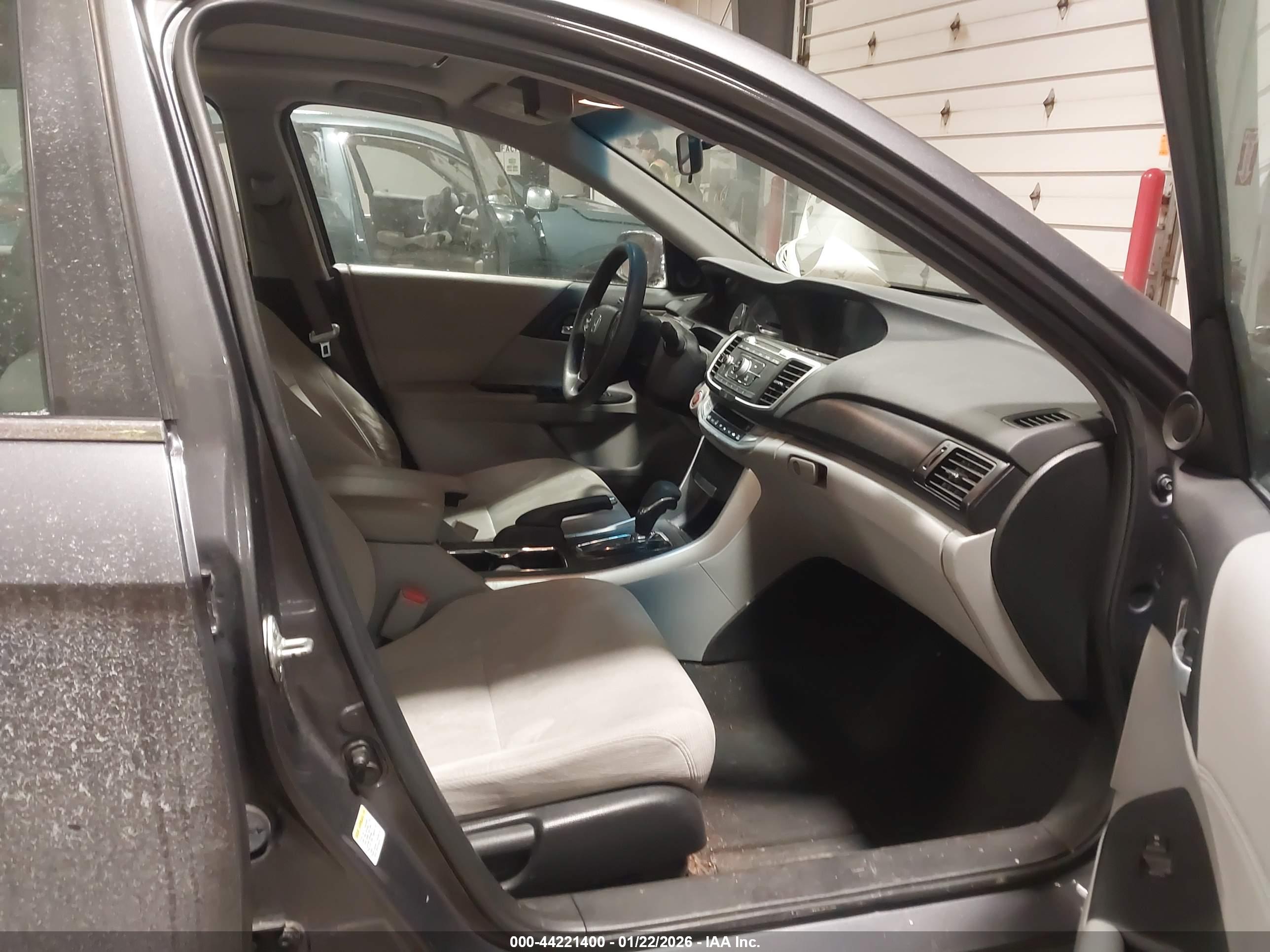 HONDA ACCORD image 5