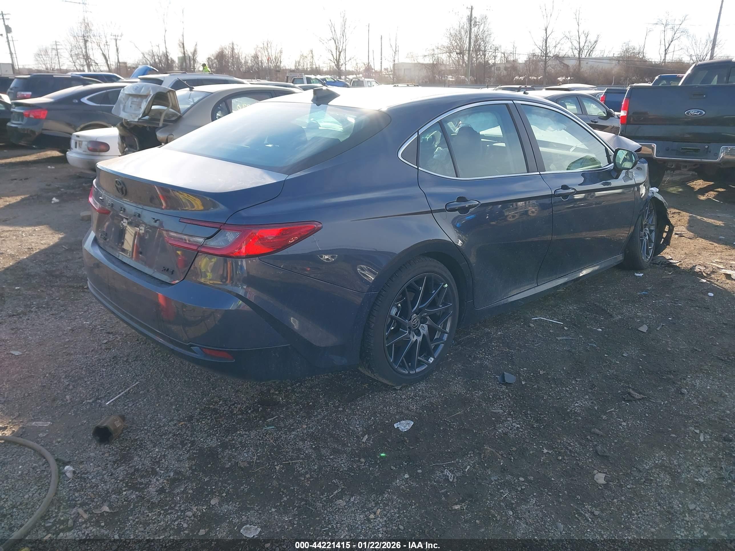 TOYOTA CAMRY image 4