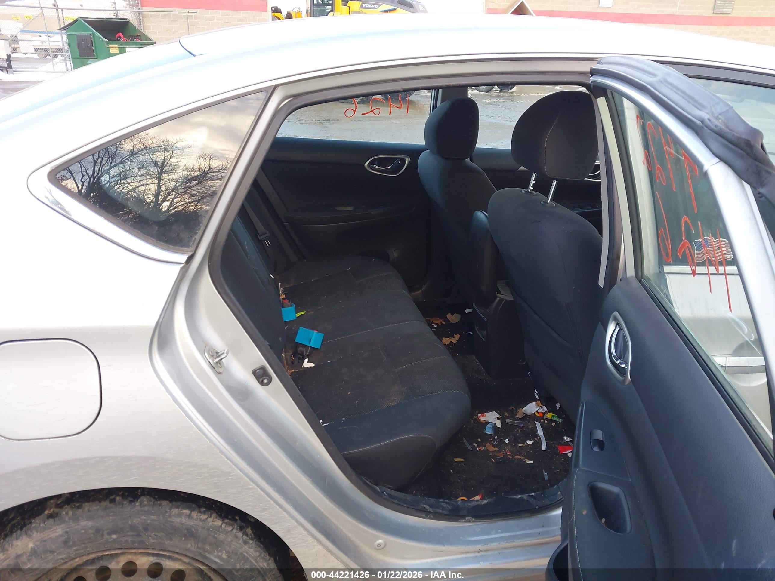 NISSAN SENTRA image 8