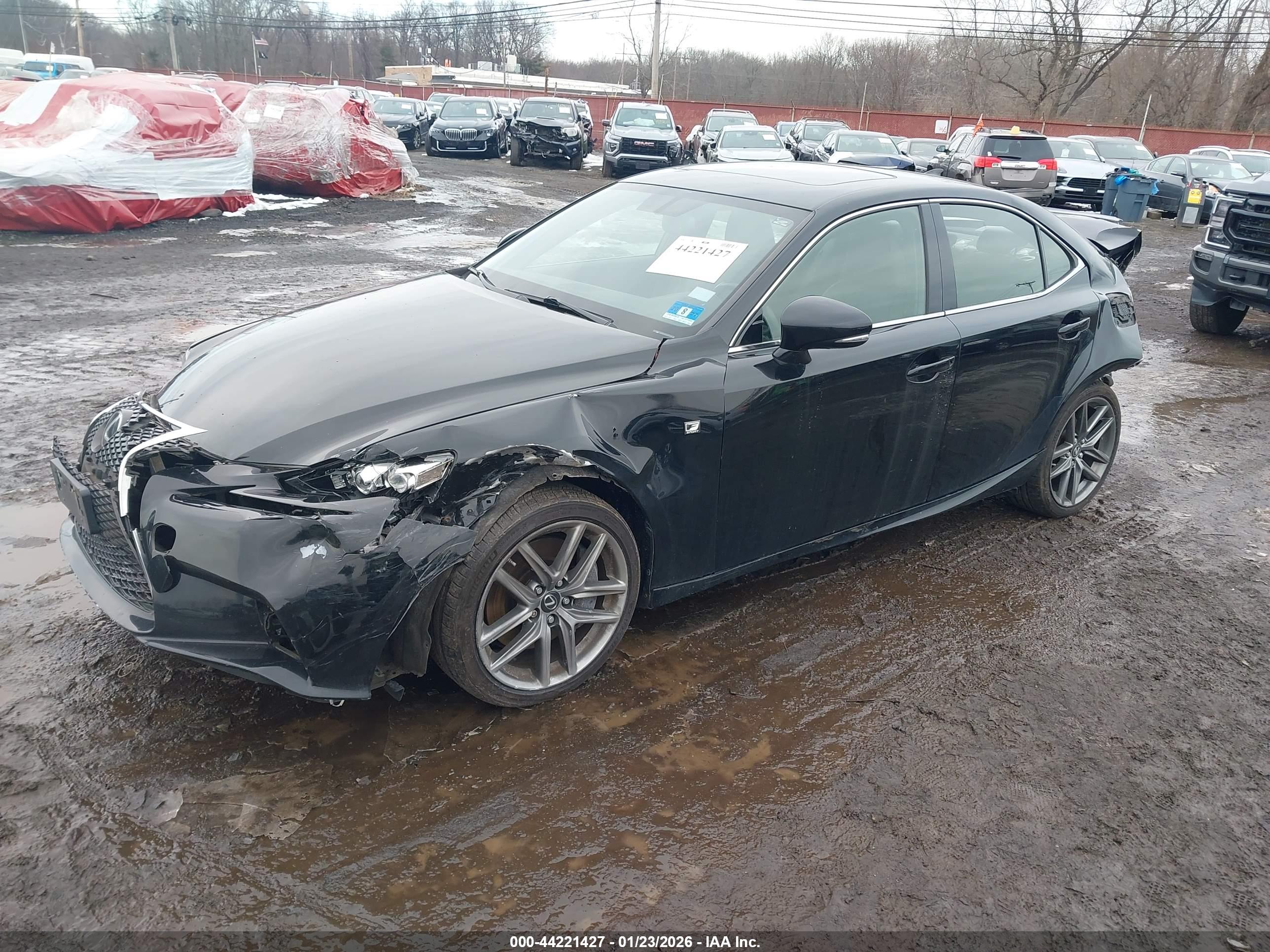 LEXUS IS image 2