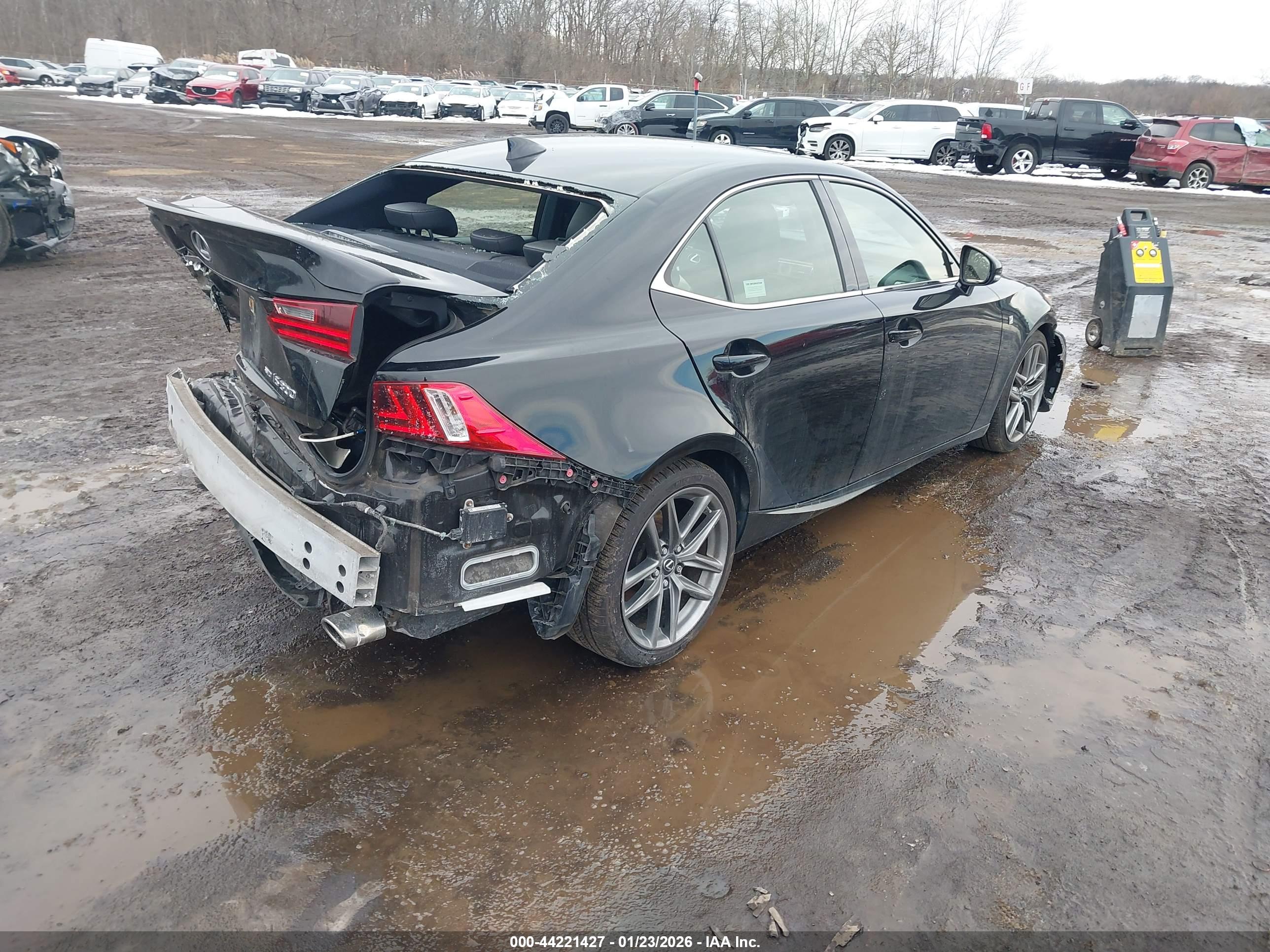 LEXUS IS image 4