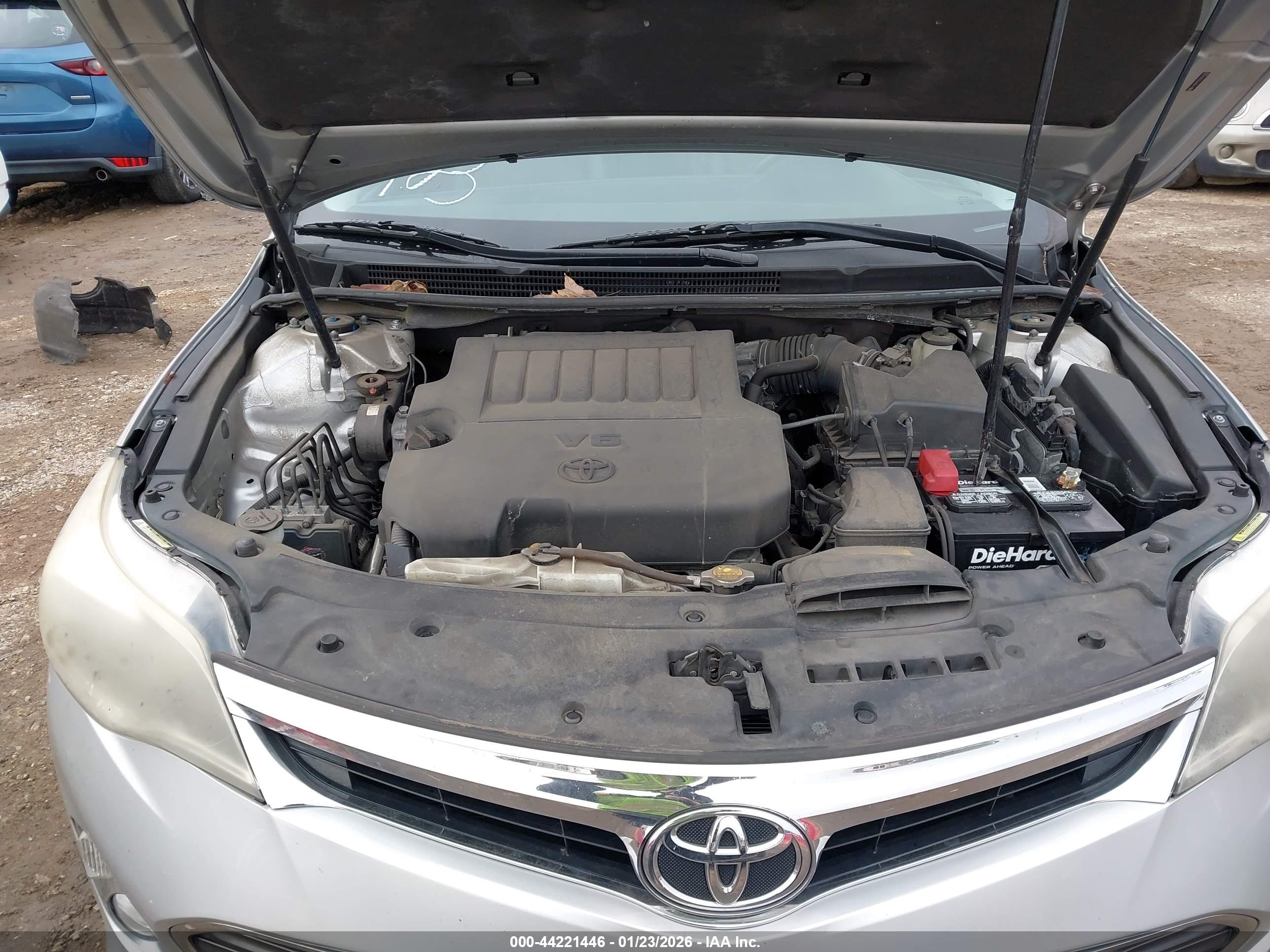 TOYOTA AVALON image 10
