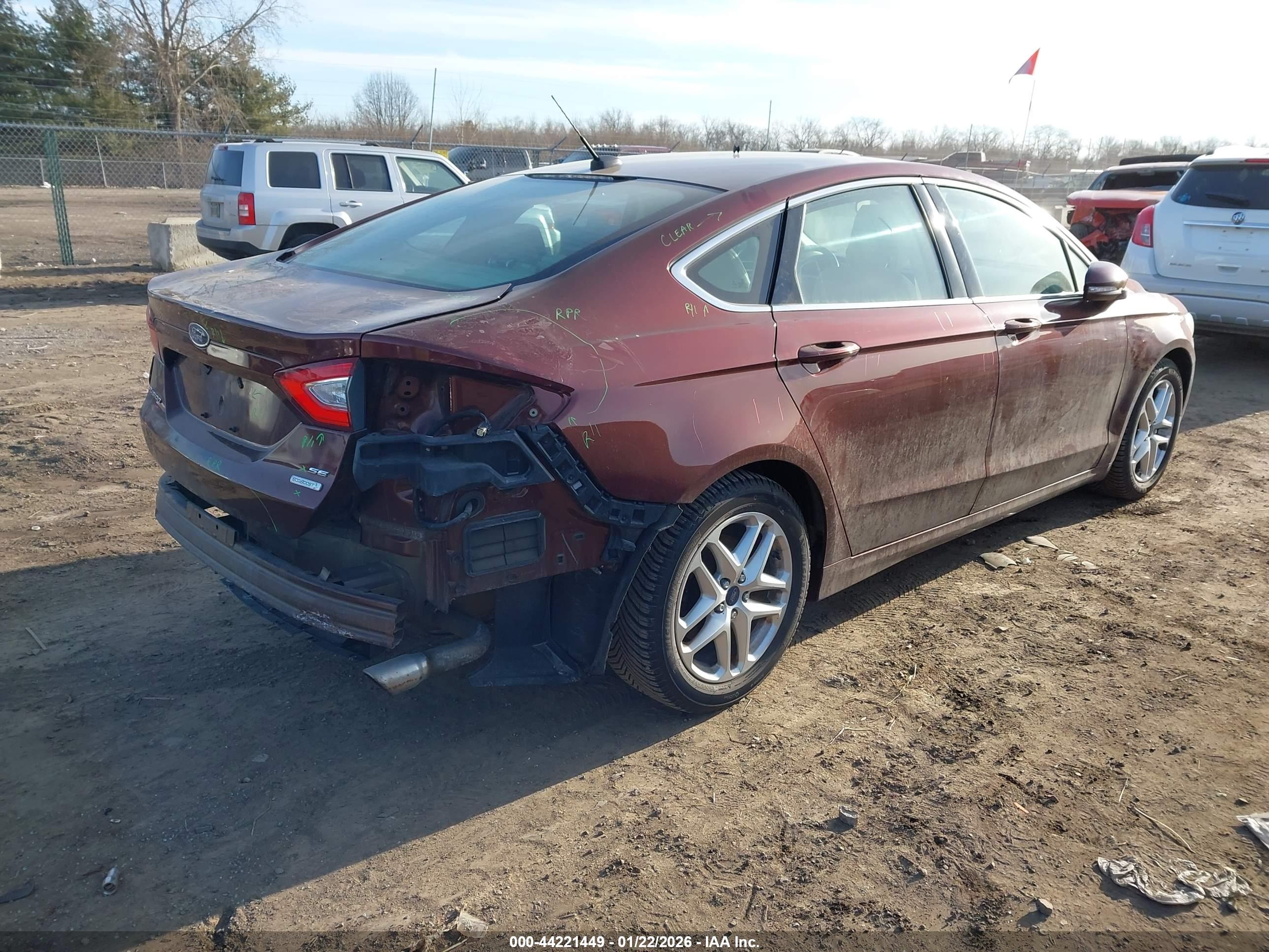 FORD FUSION image 4
