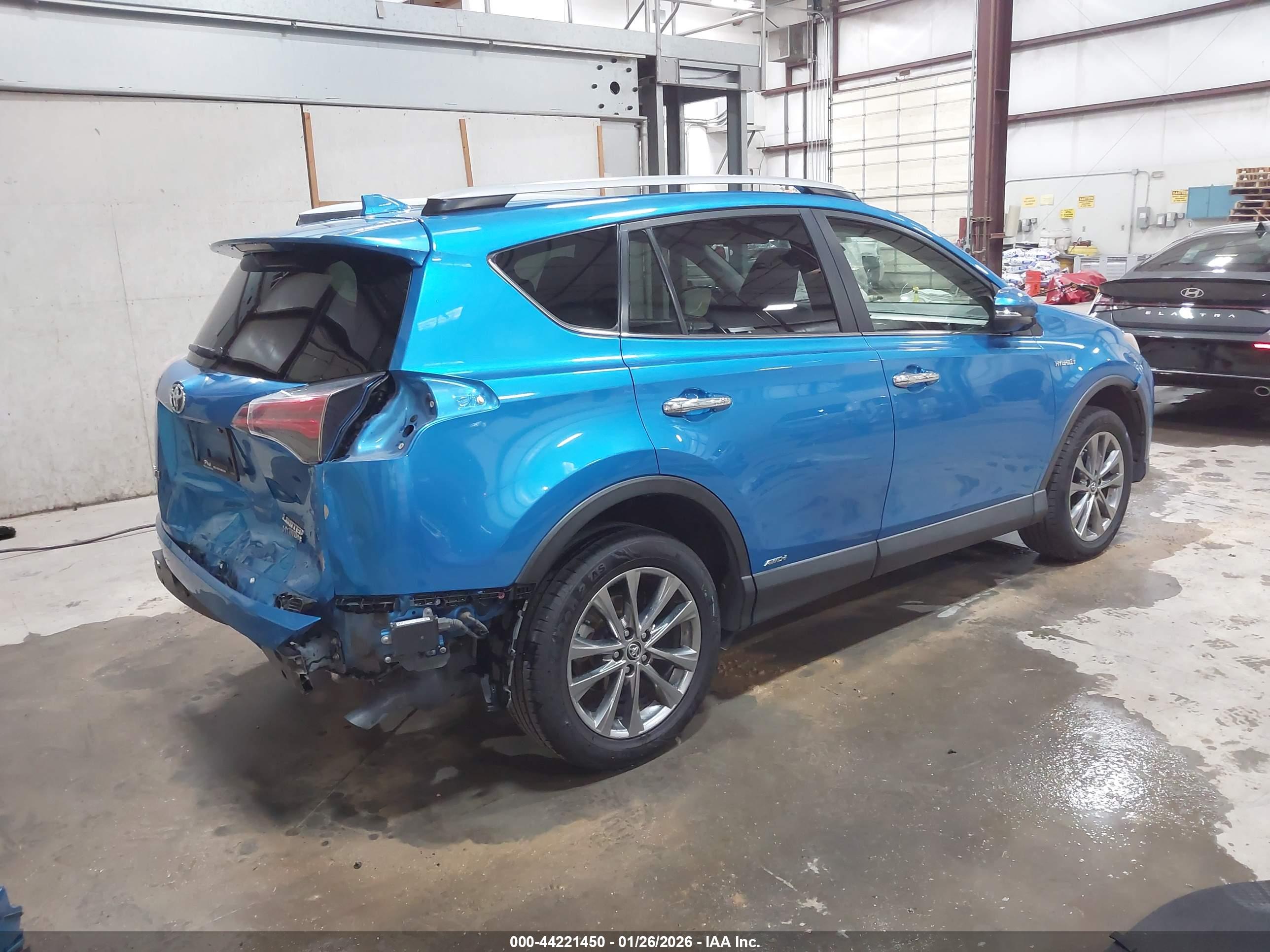 TOYOTA RAV4 image 4