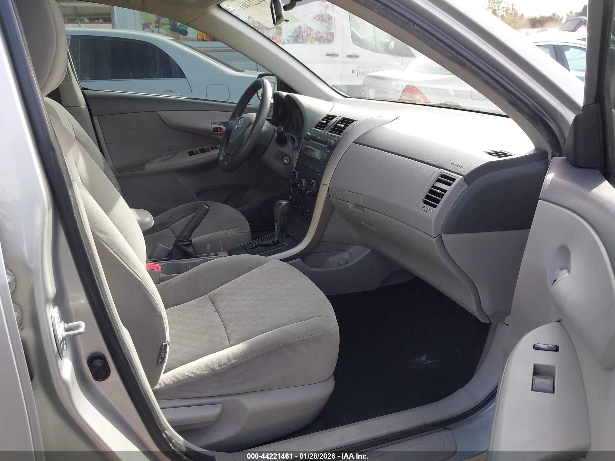 TOYOTA COROLLA image 5