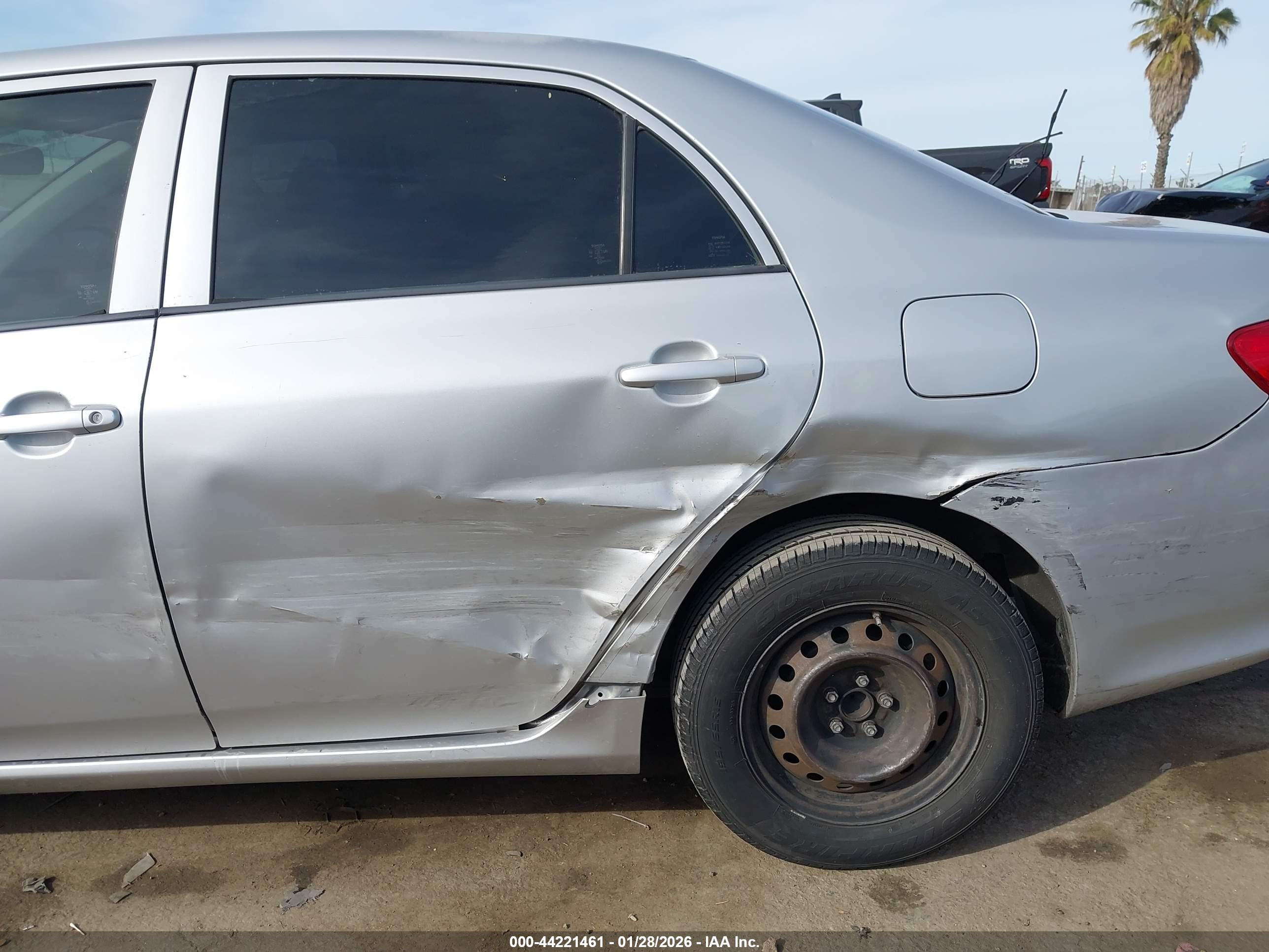 TOYOTA COROLLA image 6