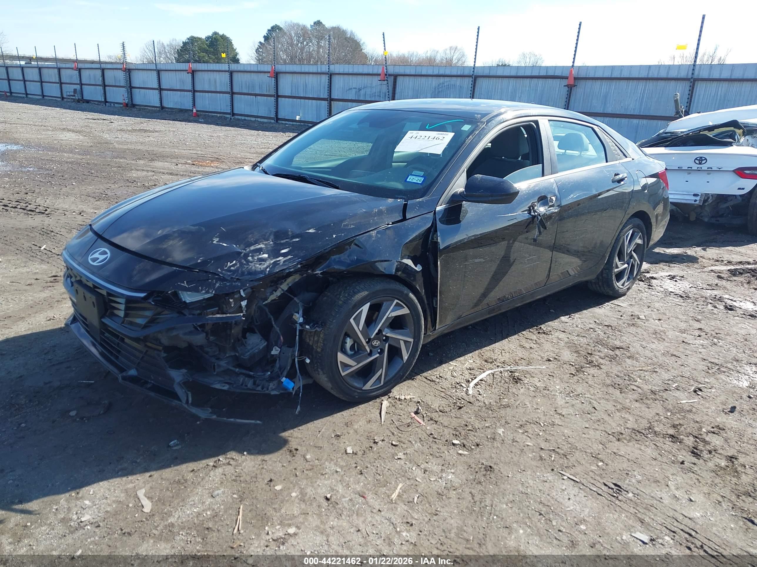 HYUNDAI ELANTRA image 2