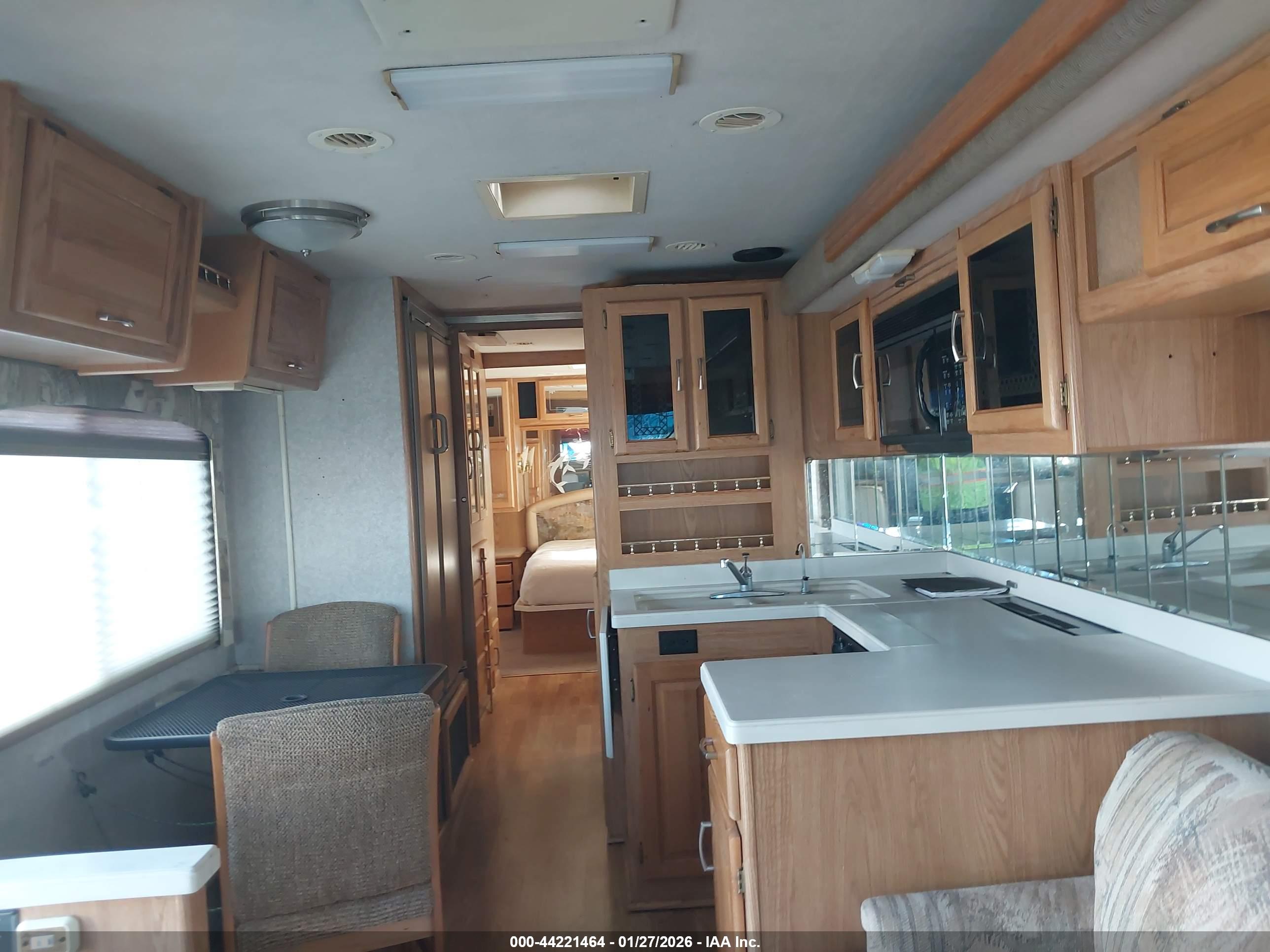 FORD F550 image 8