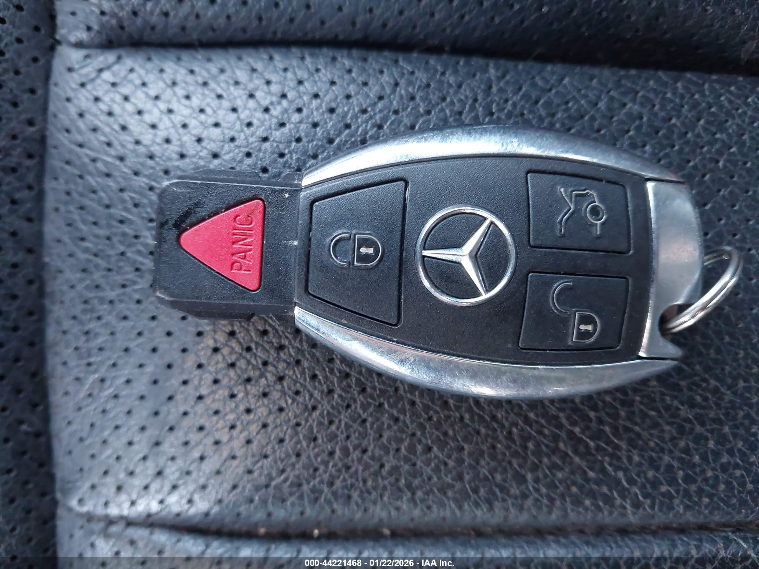 MERCEDES-BENZ E image 11