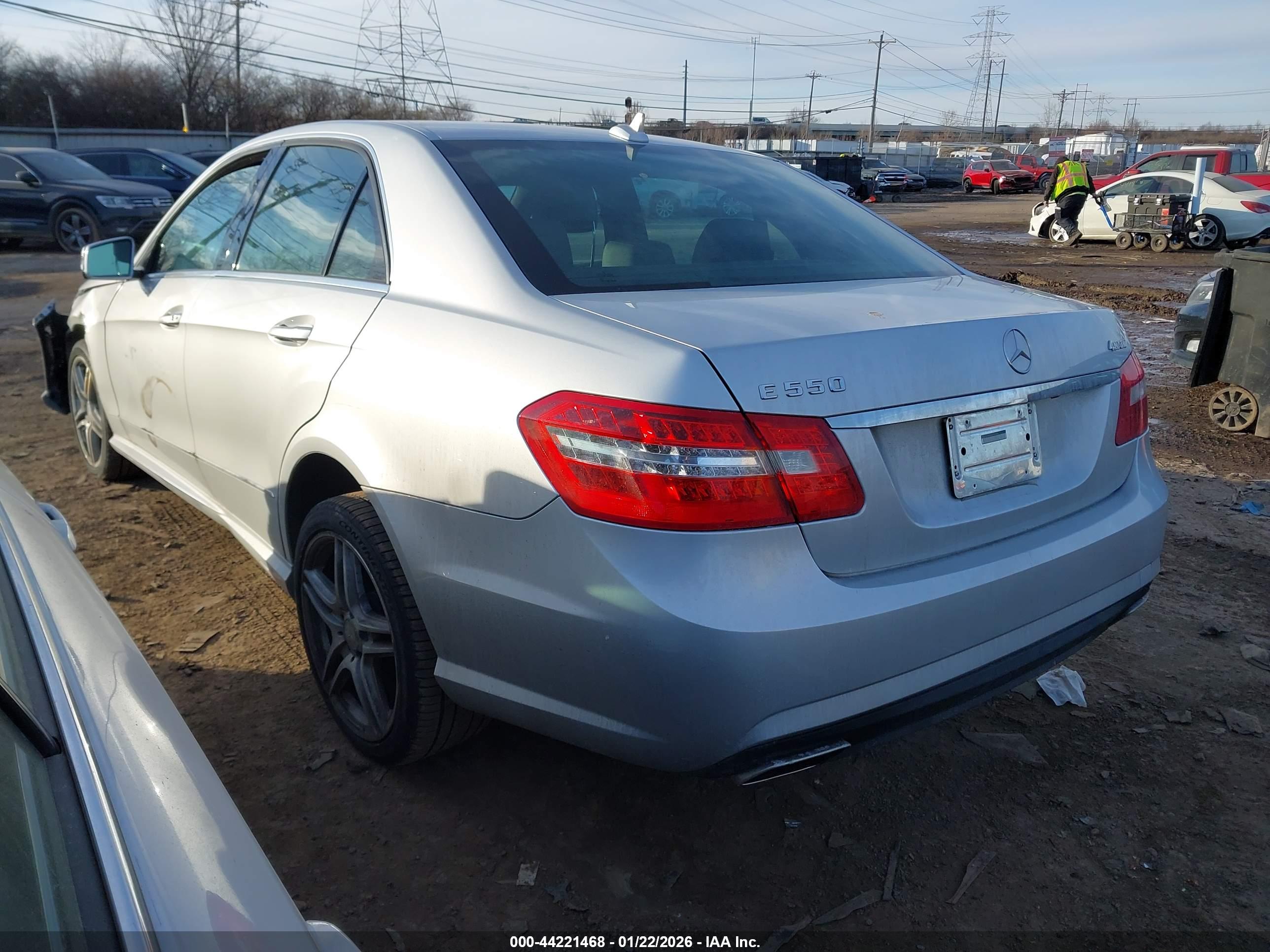 MERCEDES-BENZ E image 3