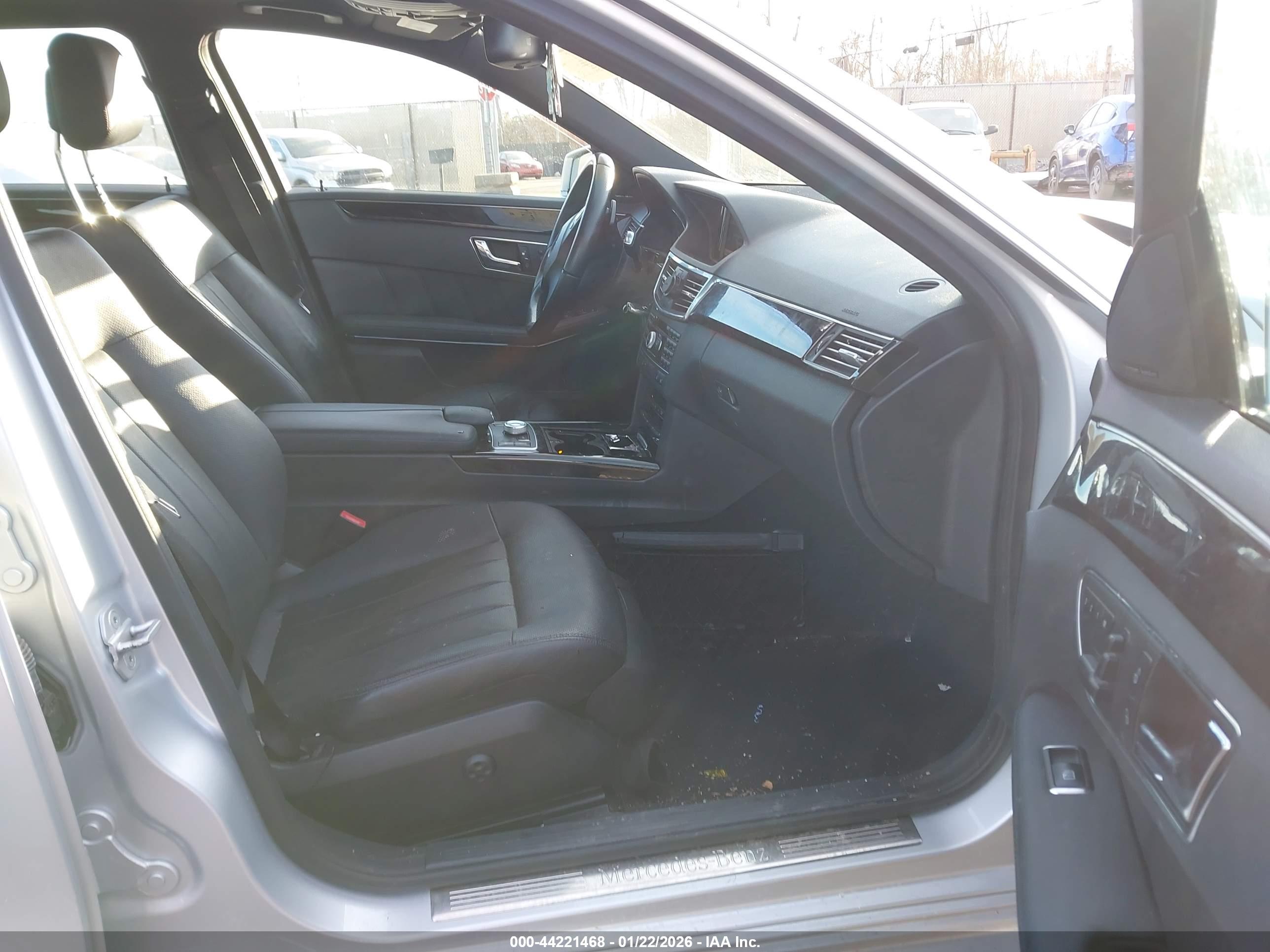 MERCEDES-BENZ E image 5