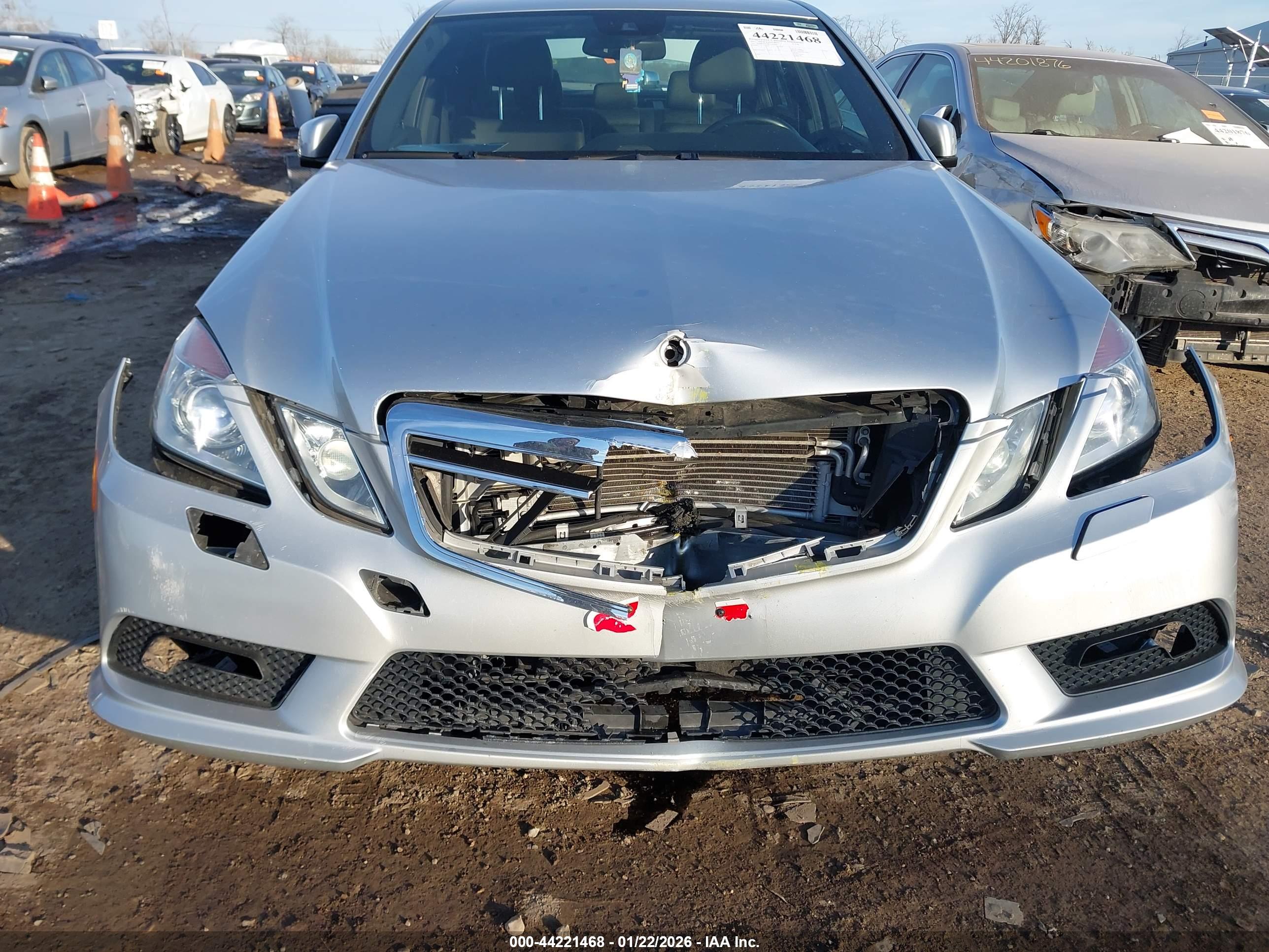 MERCEDES-BENZ E image 6