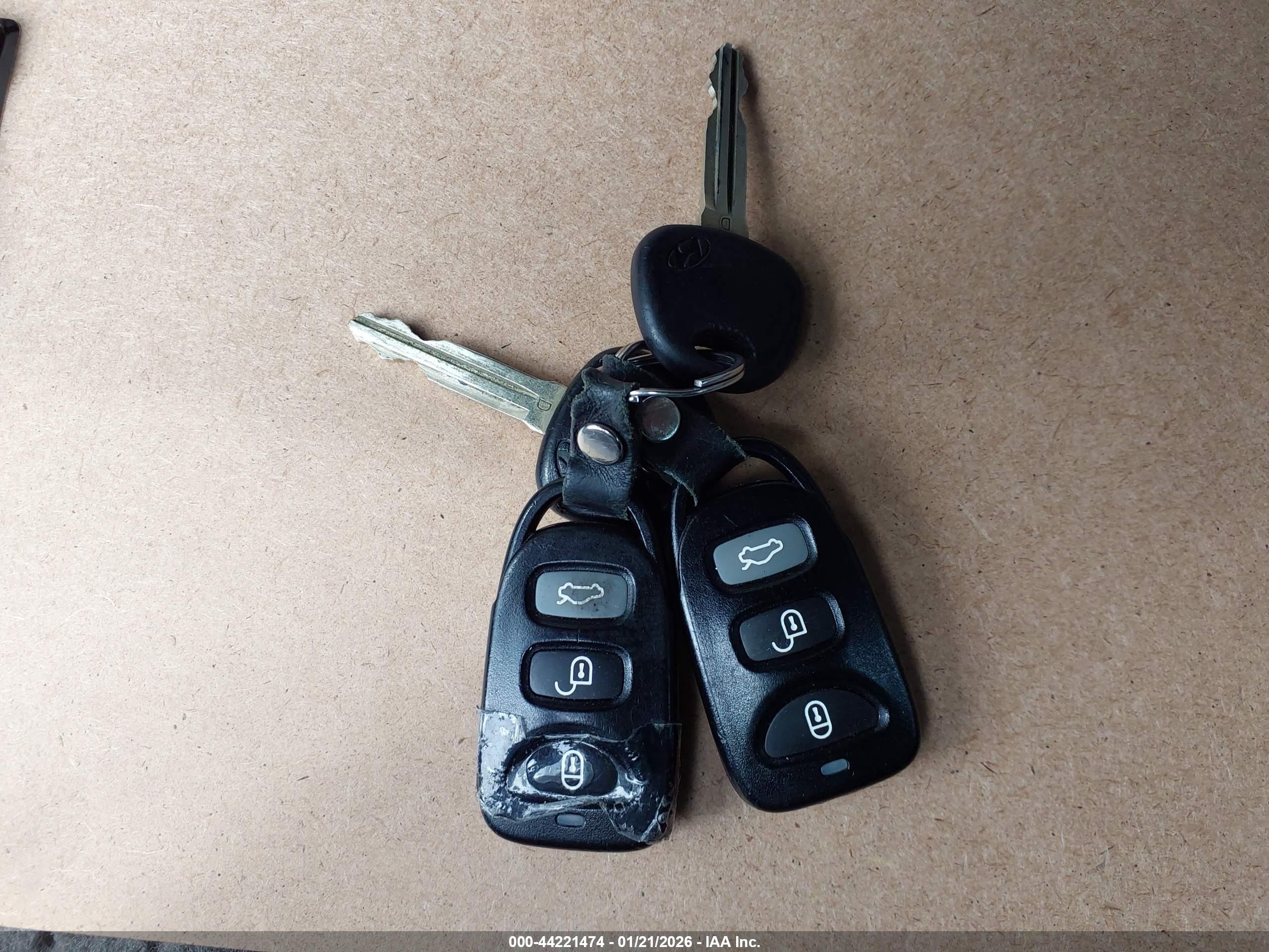 HYUNDAI ELANTRA image 11
