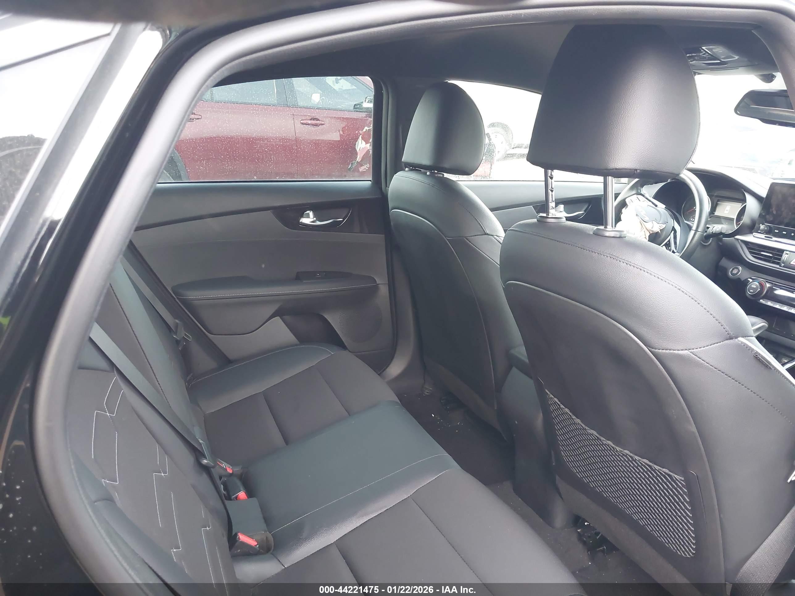 KIA FORTE image 8