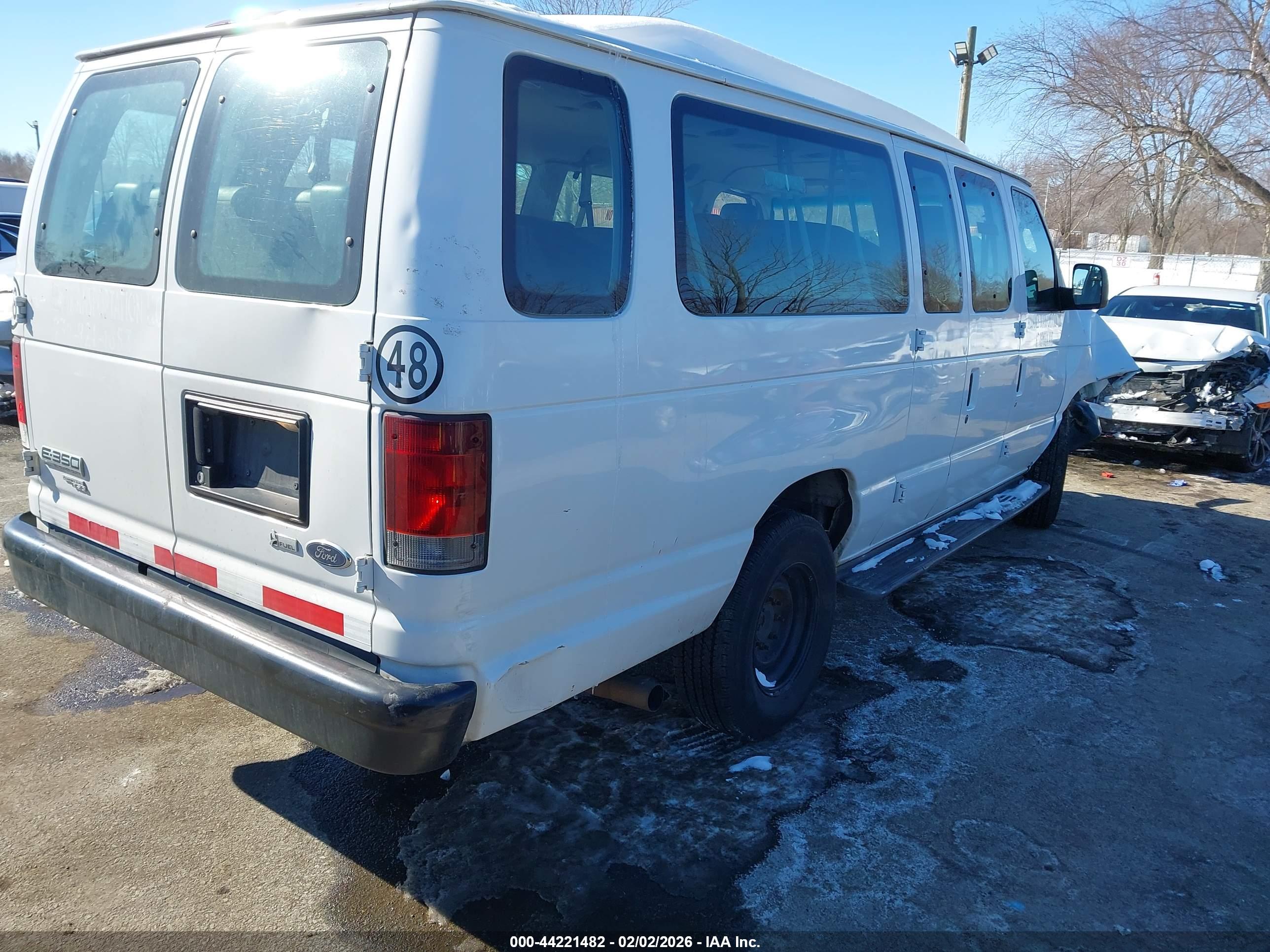 FORD E-350 image 4