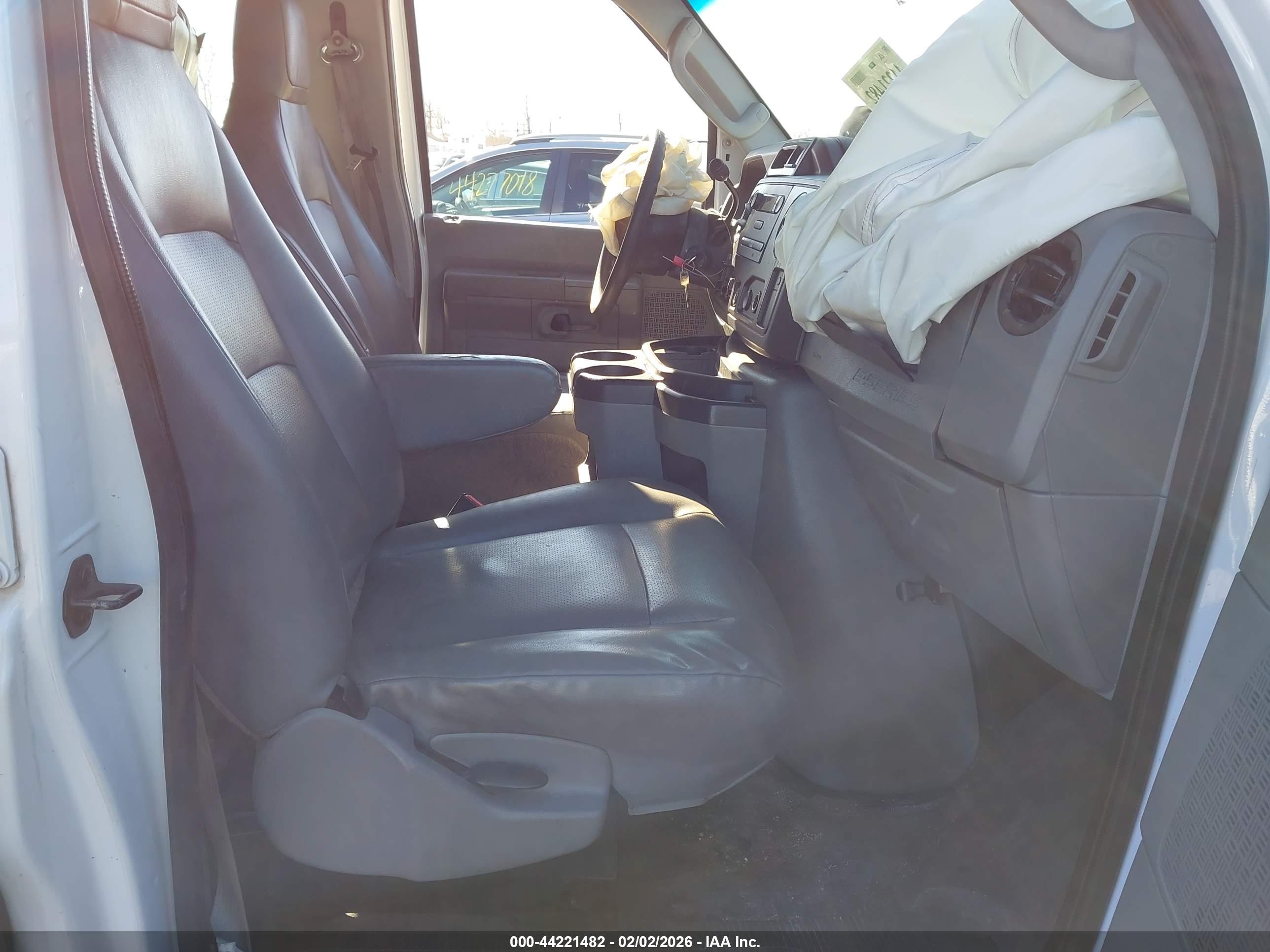 FORD E-350 image 5