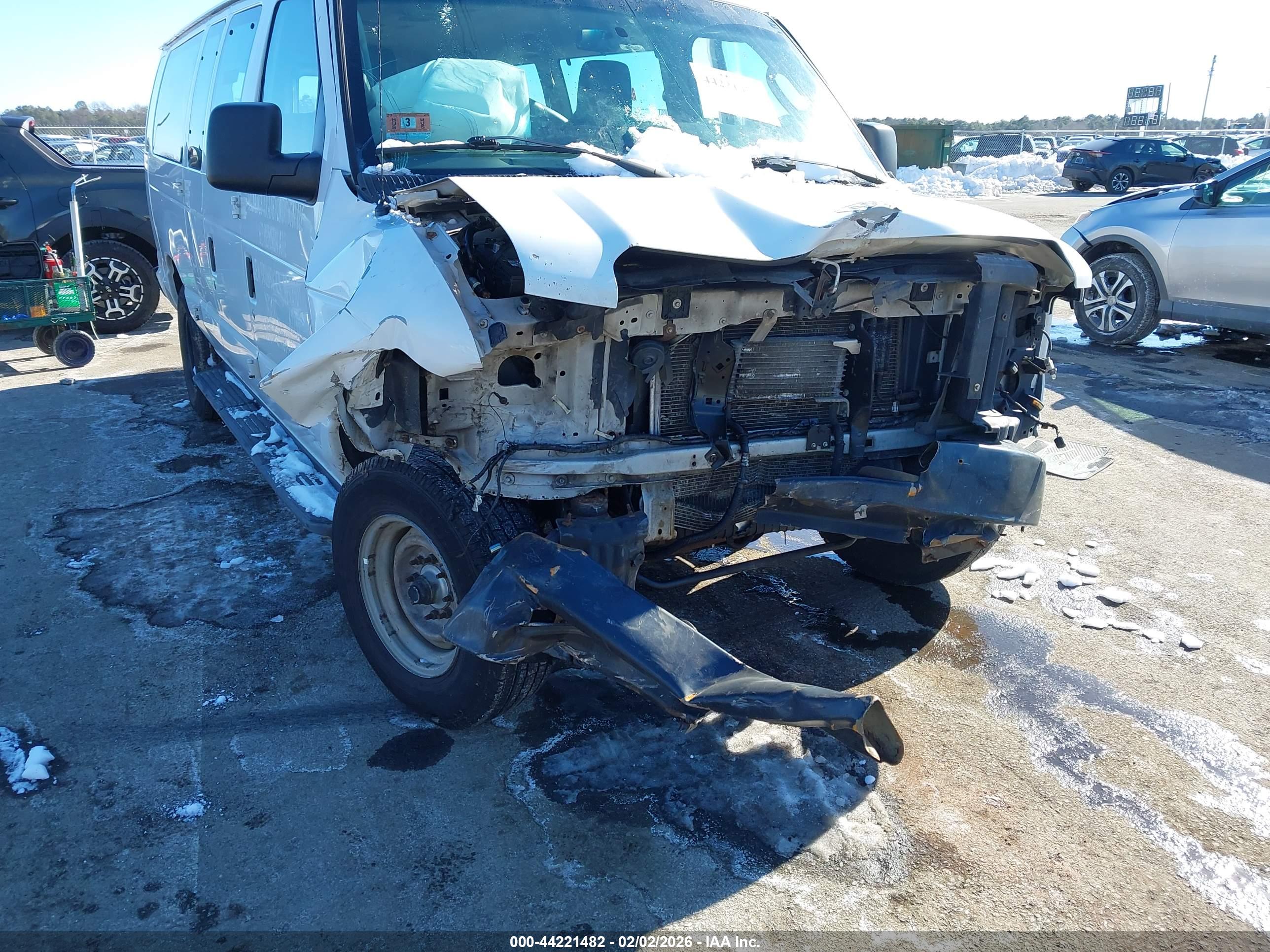 FORD E-350 image 6