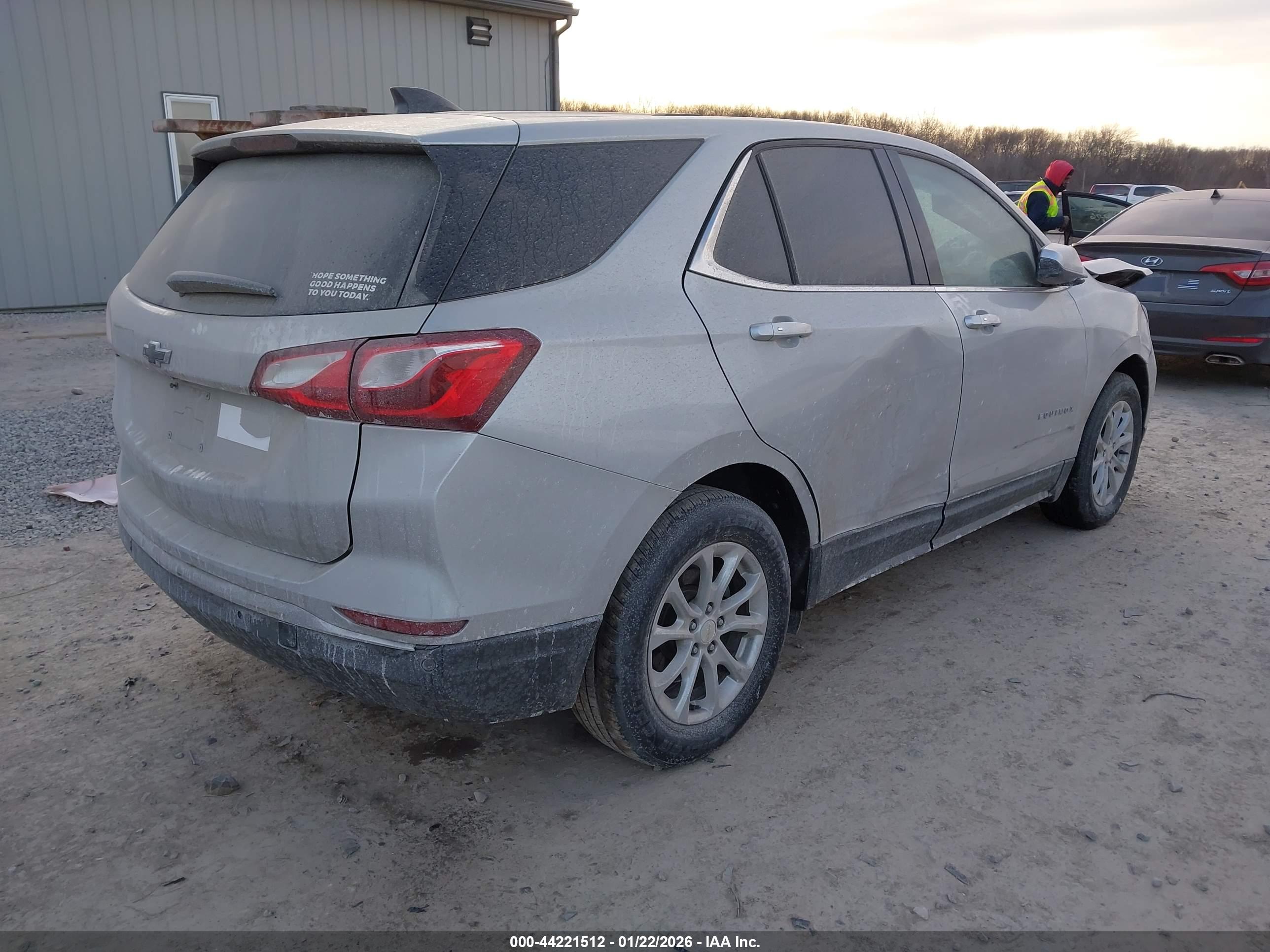 CHEVROLET EQUINOX image 4