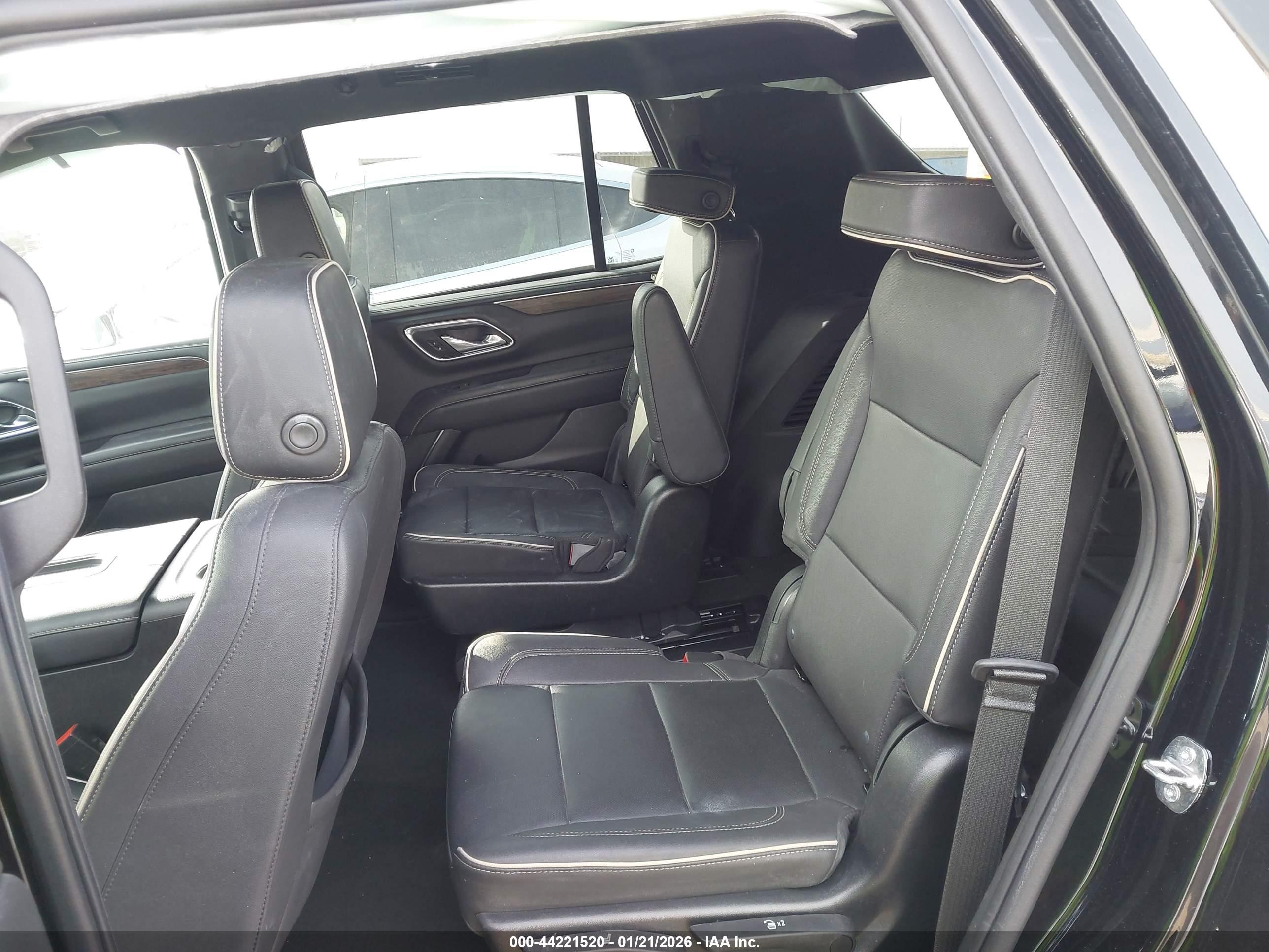 CHEVROLET TAHOE image 8