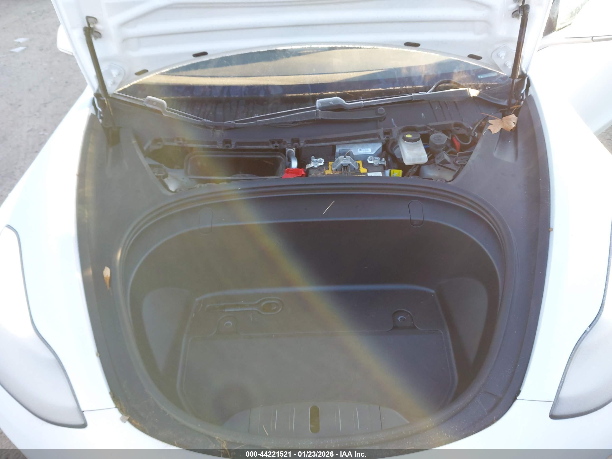 TESLA MODEL image 10
