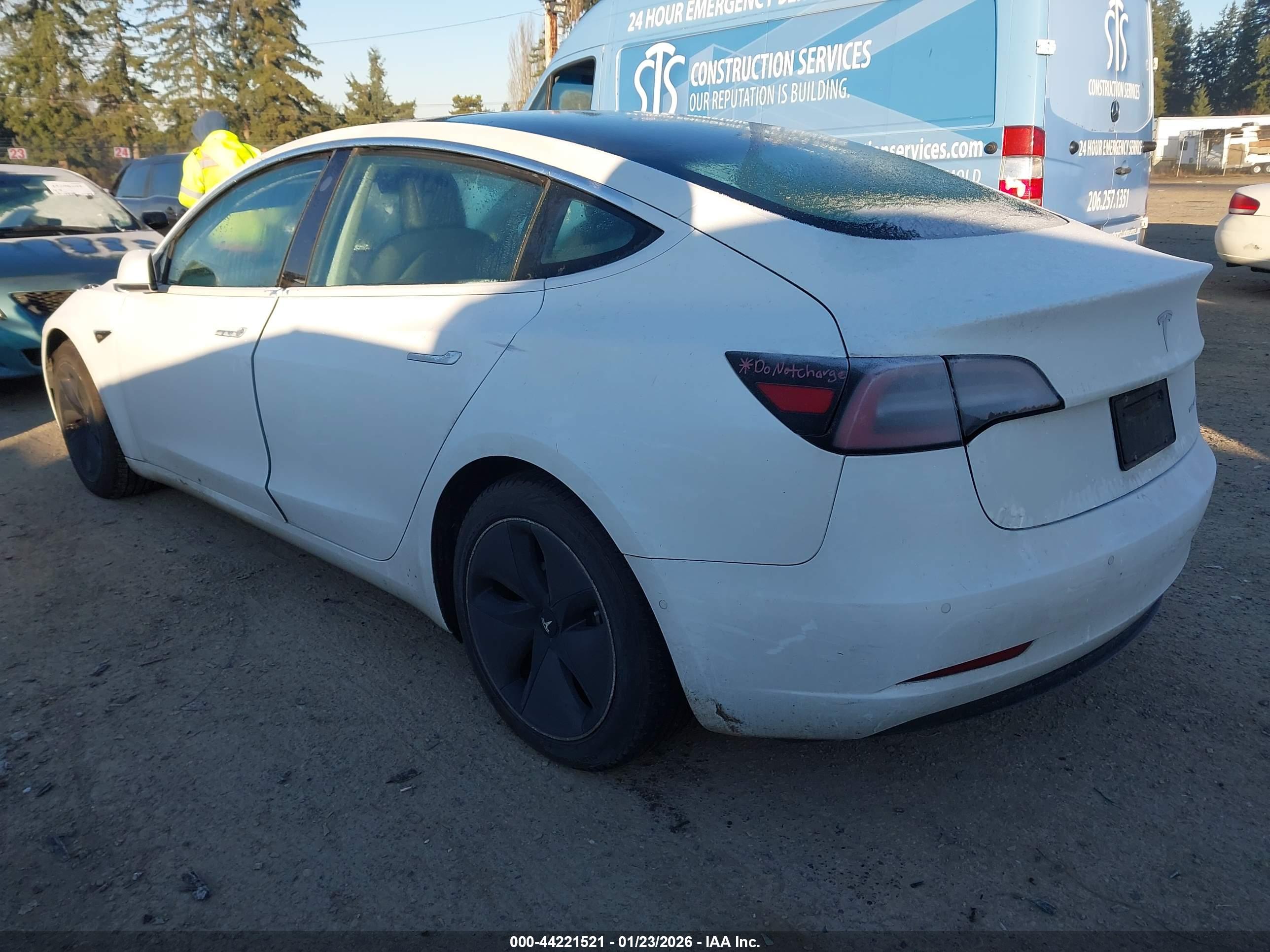 TESLA MODEL image 3