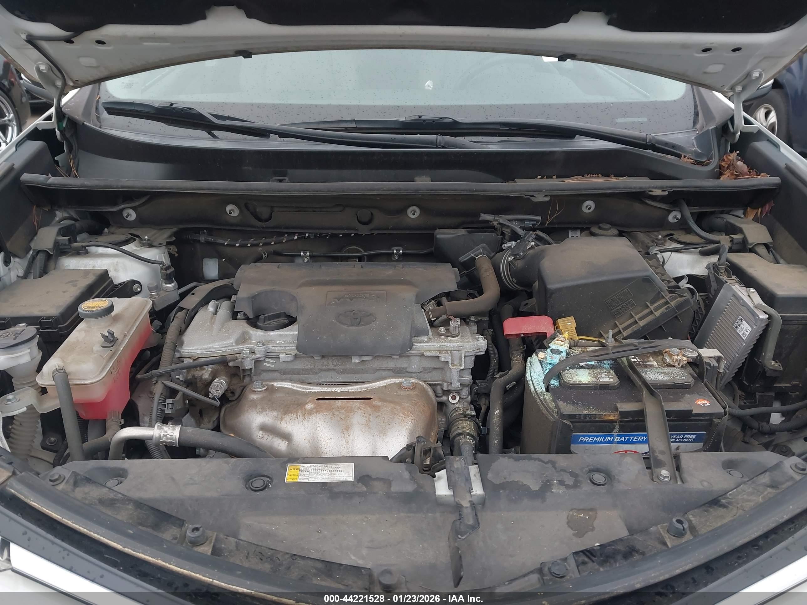 TOYOTA RAV4 image 10