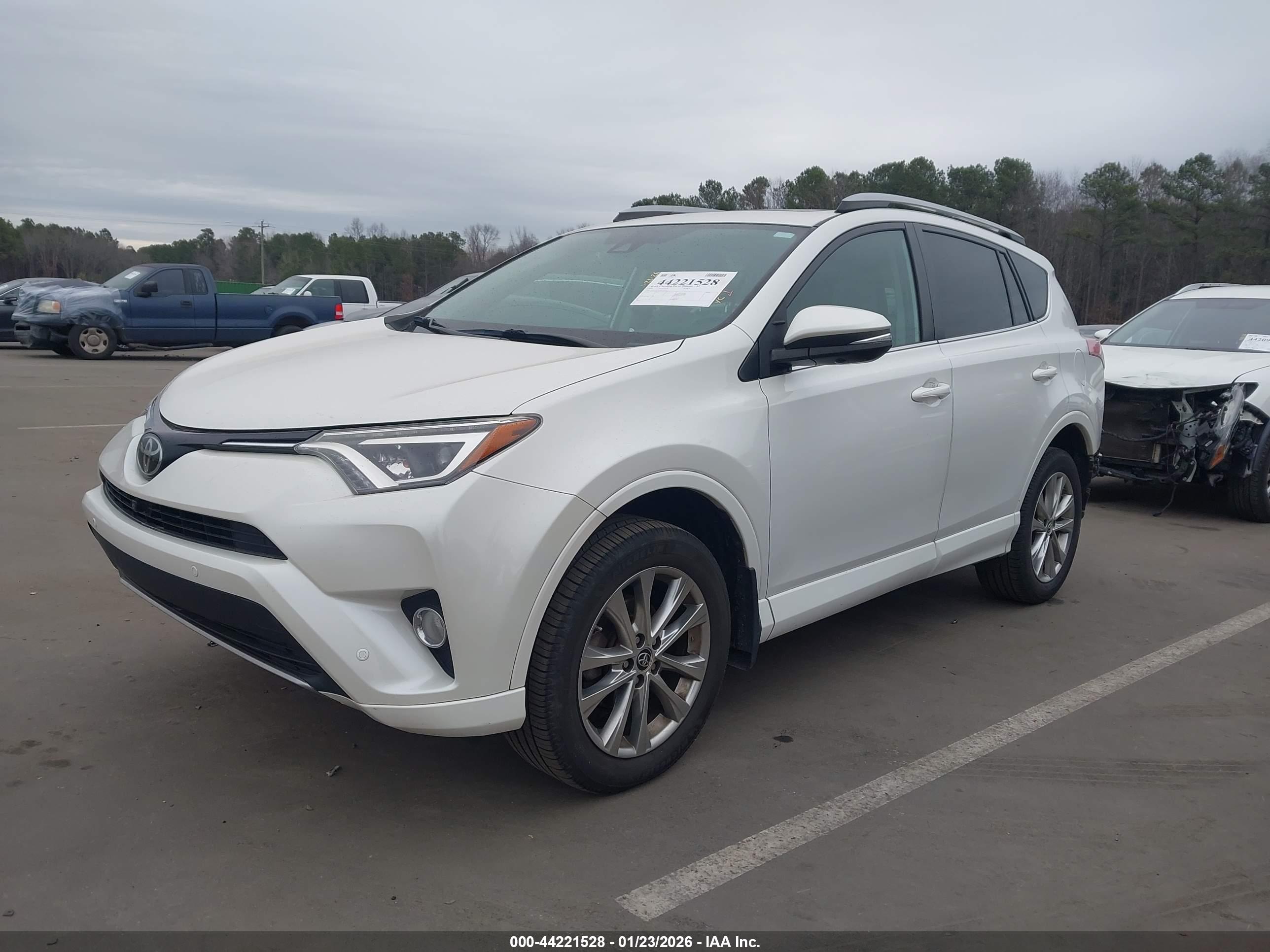 TOYOTA RAV4 image 2