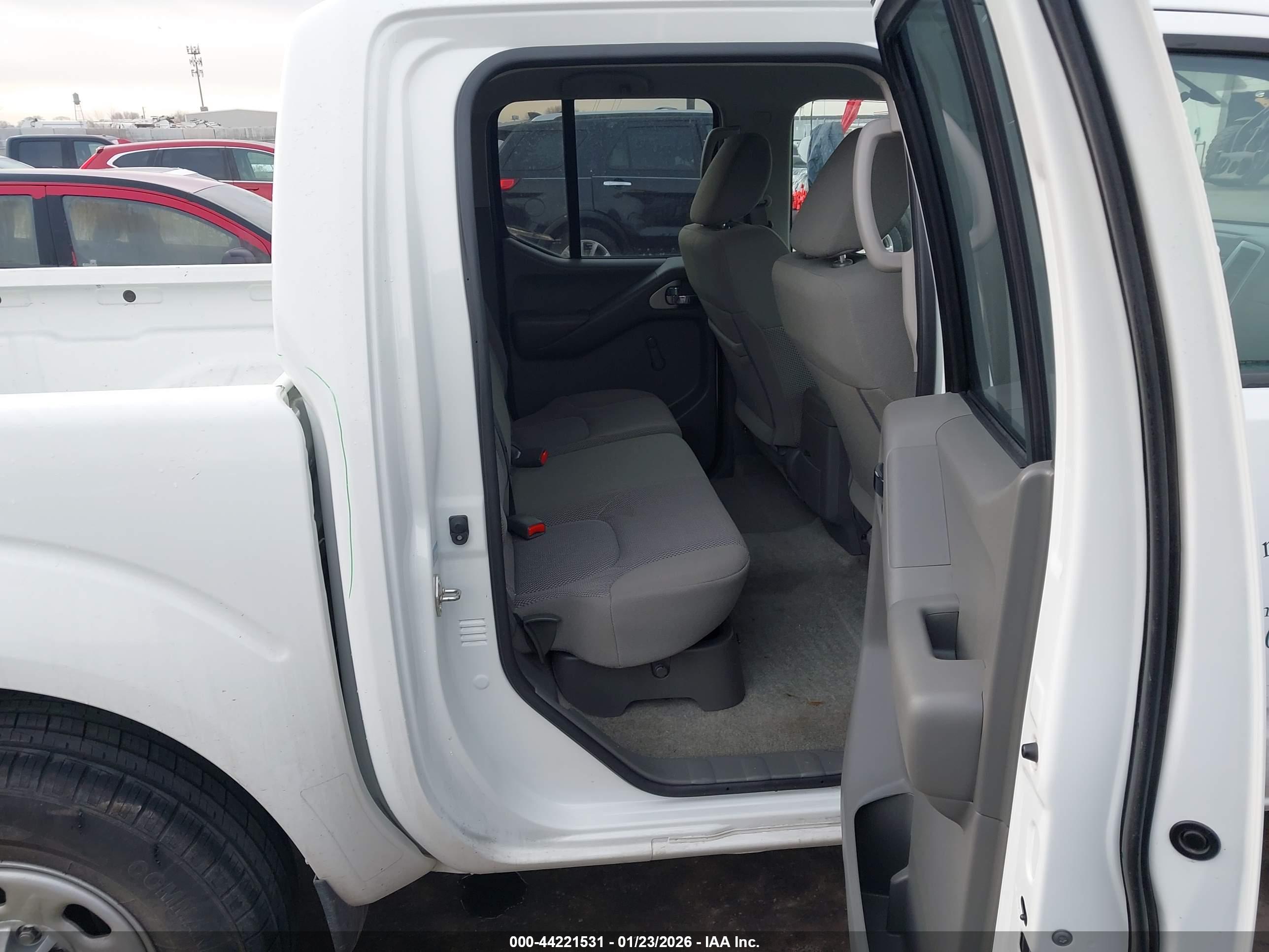 NISSAN FRONTIER image 8
