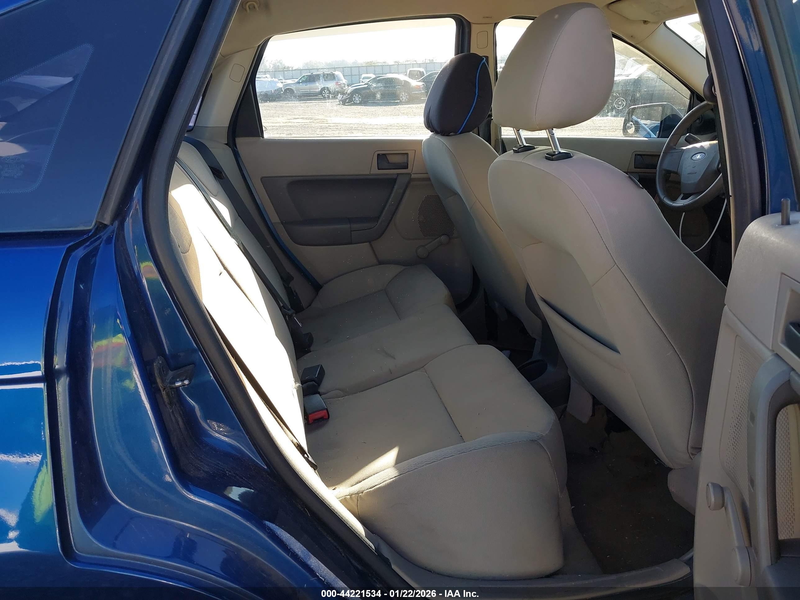 FORD FOCUS image 8