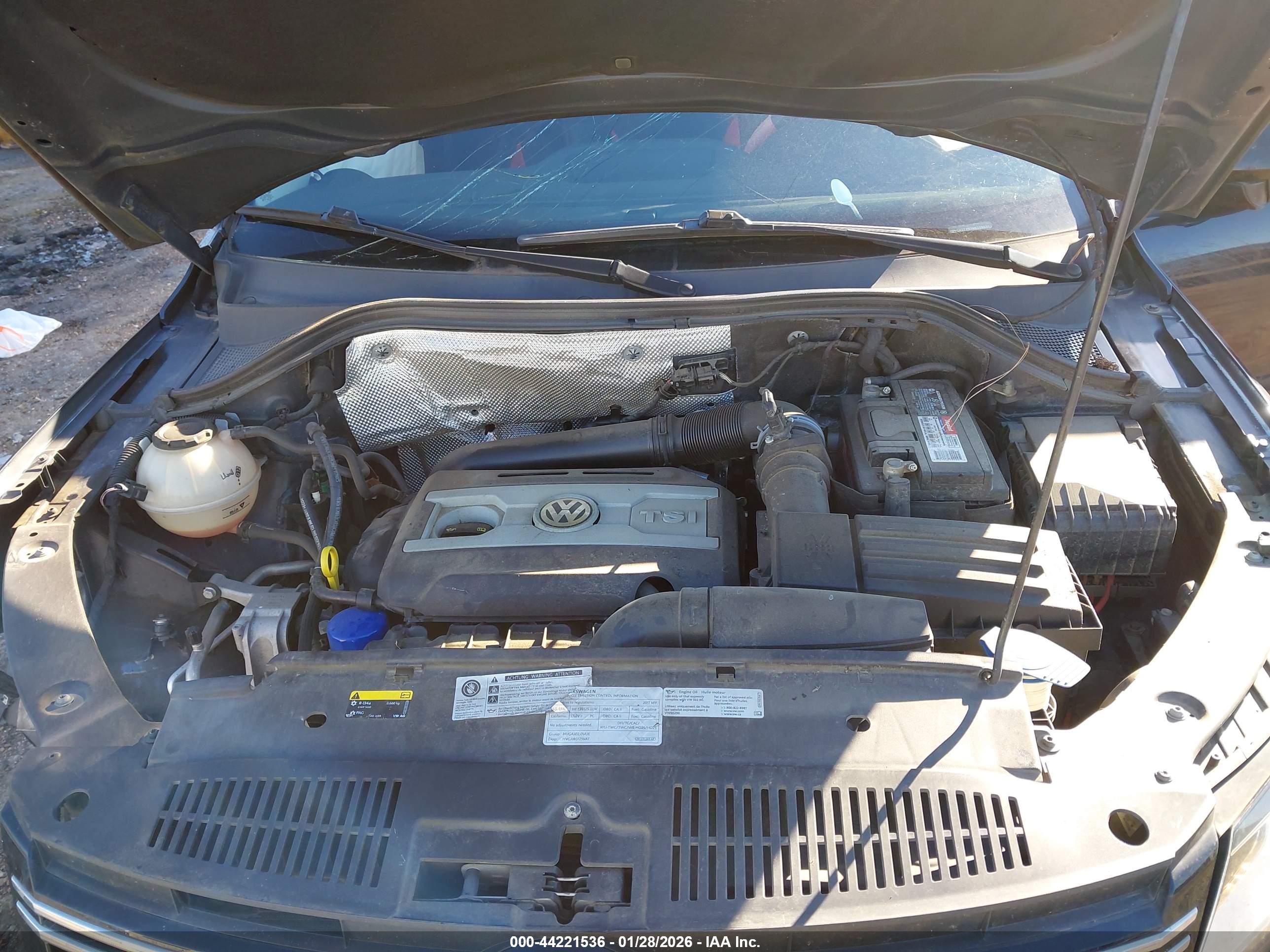 VOLKSWAGEN TIGUAN image 10