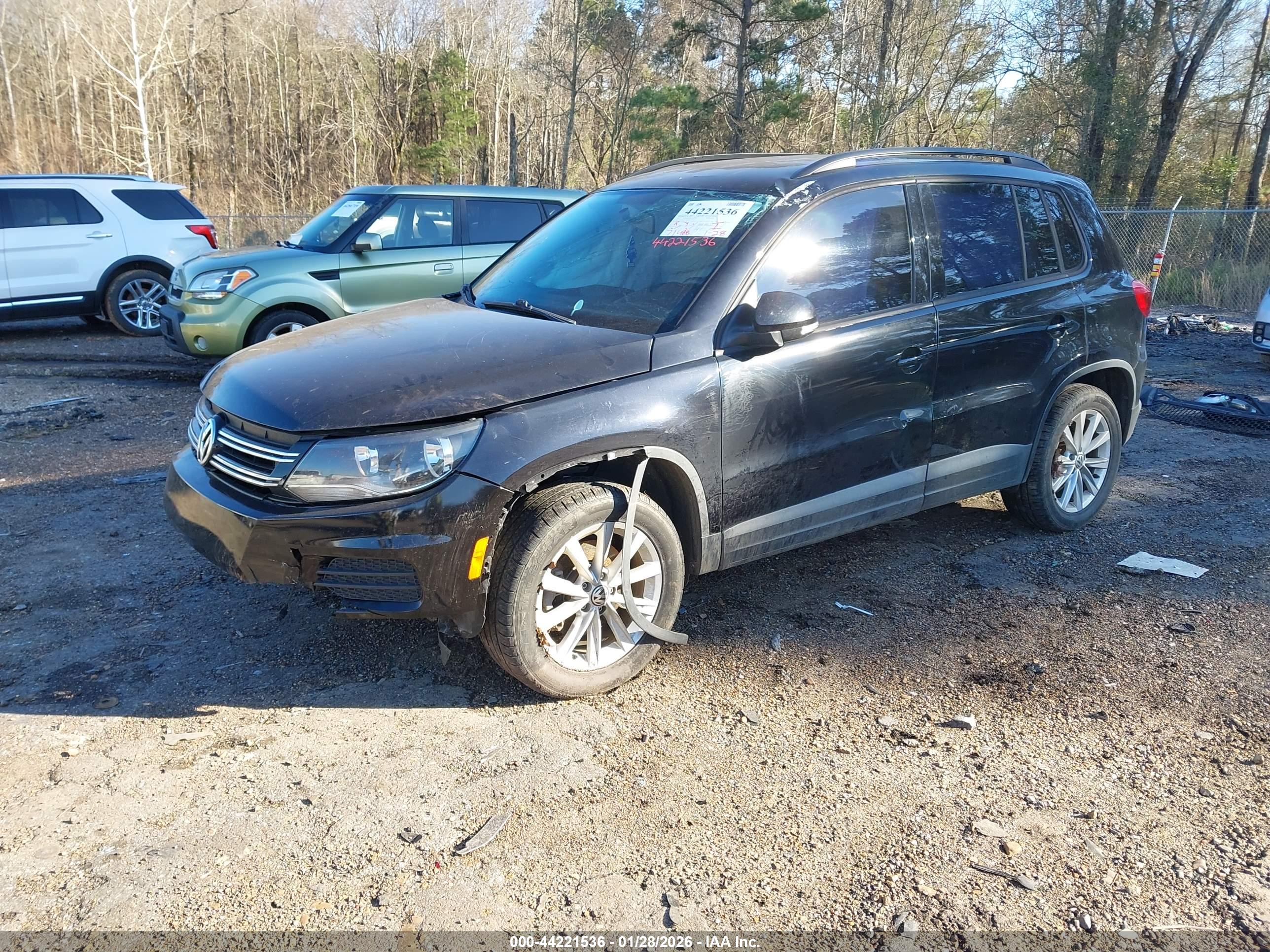 VOLKSWAGEN TIGUAN image 2