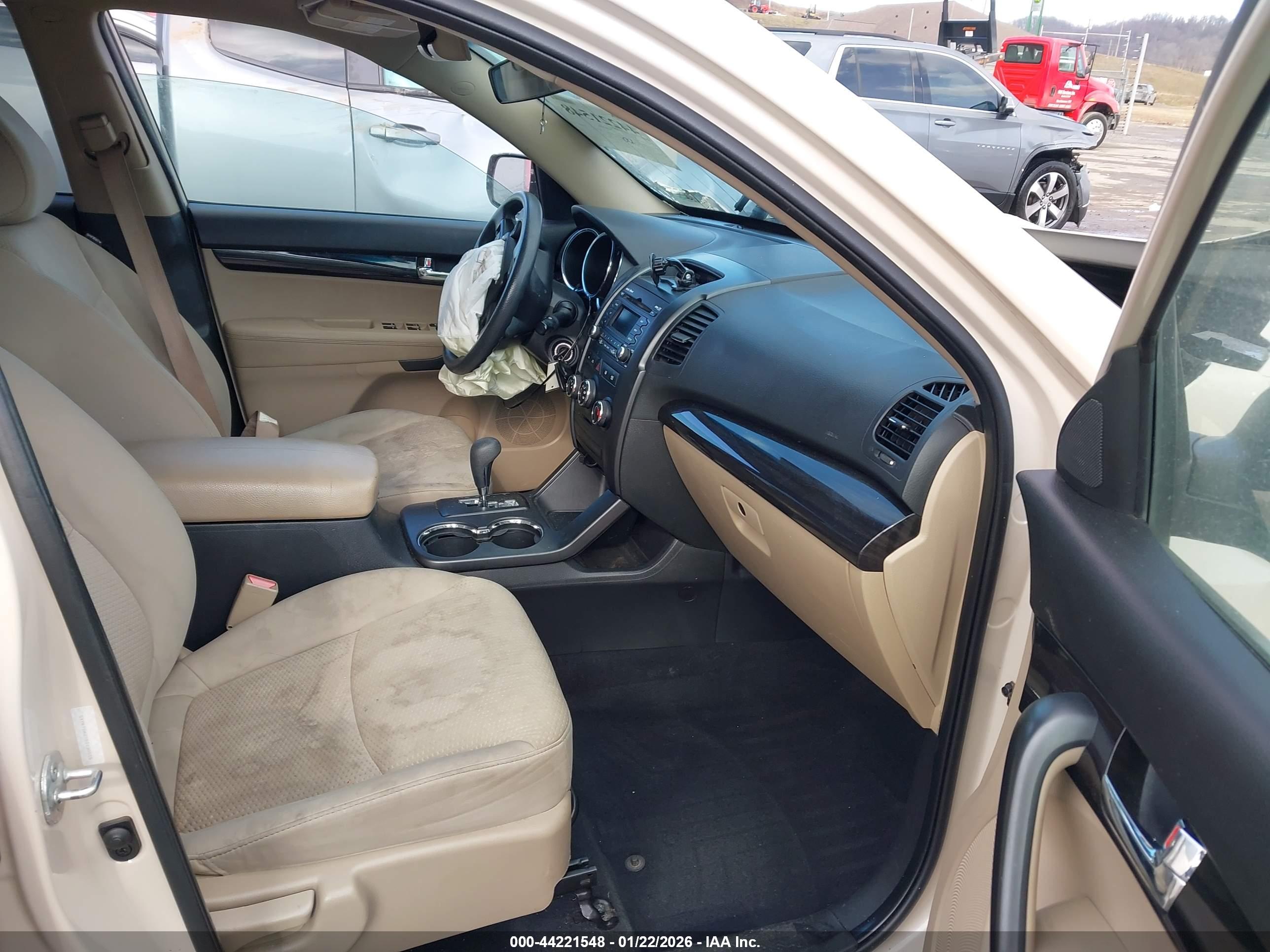 KIA SORENTO image 5