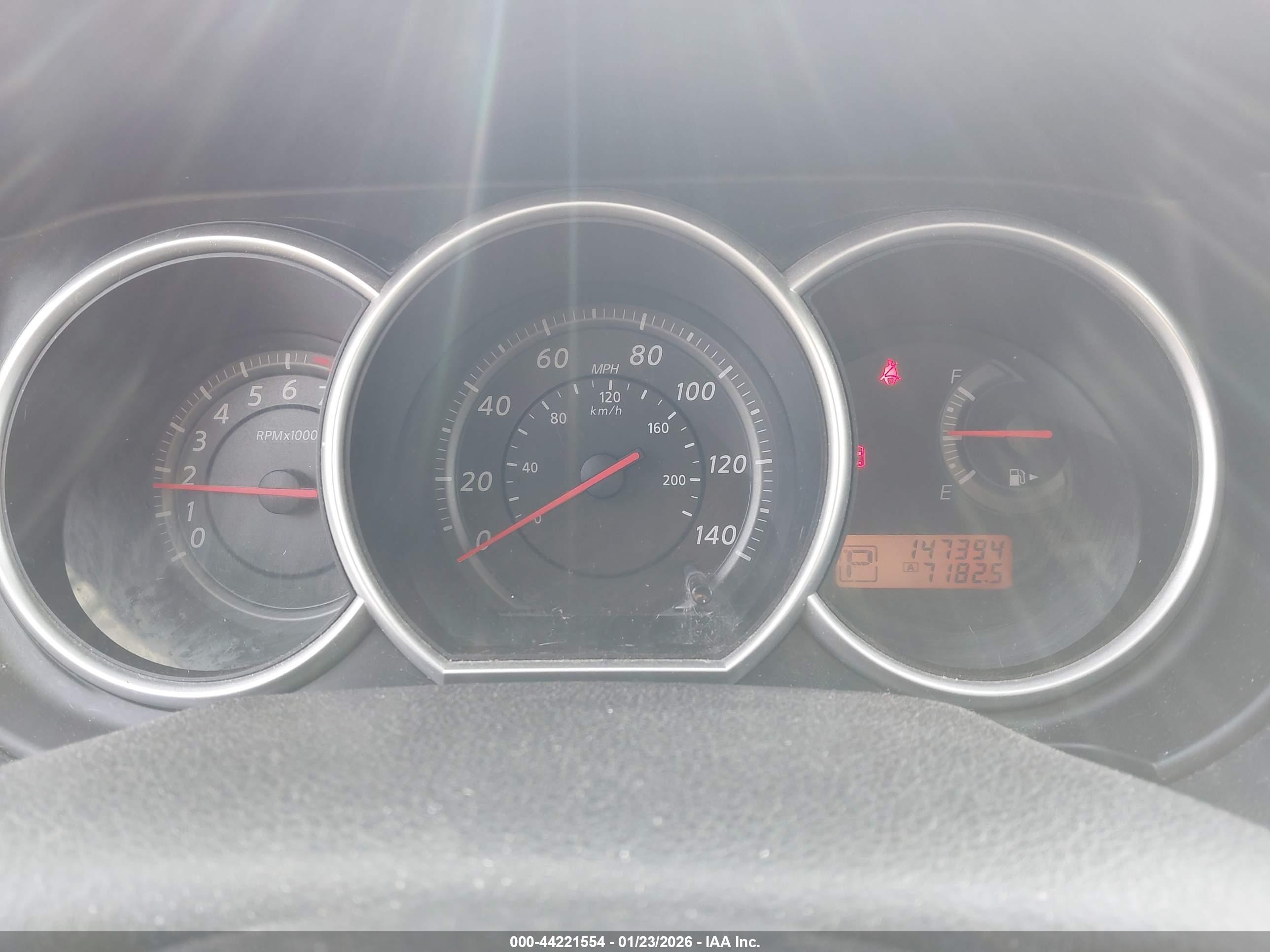 NISSAN VERSA image 7