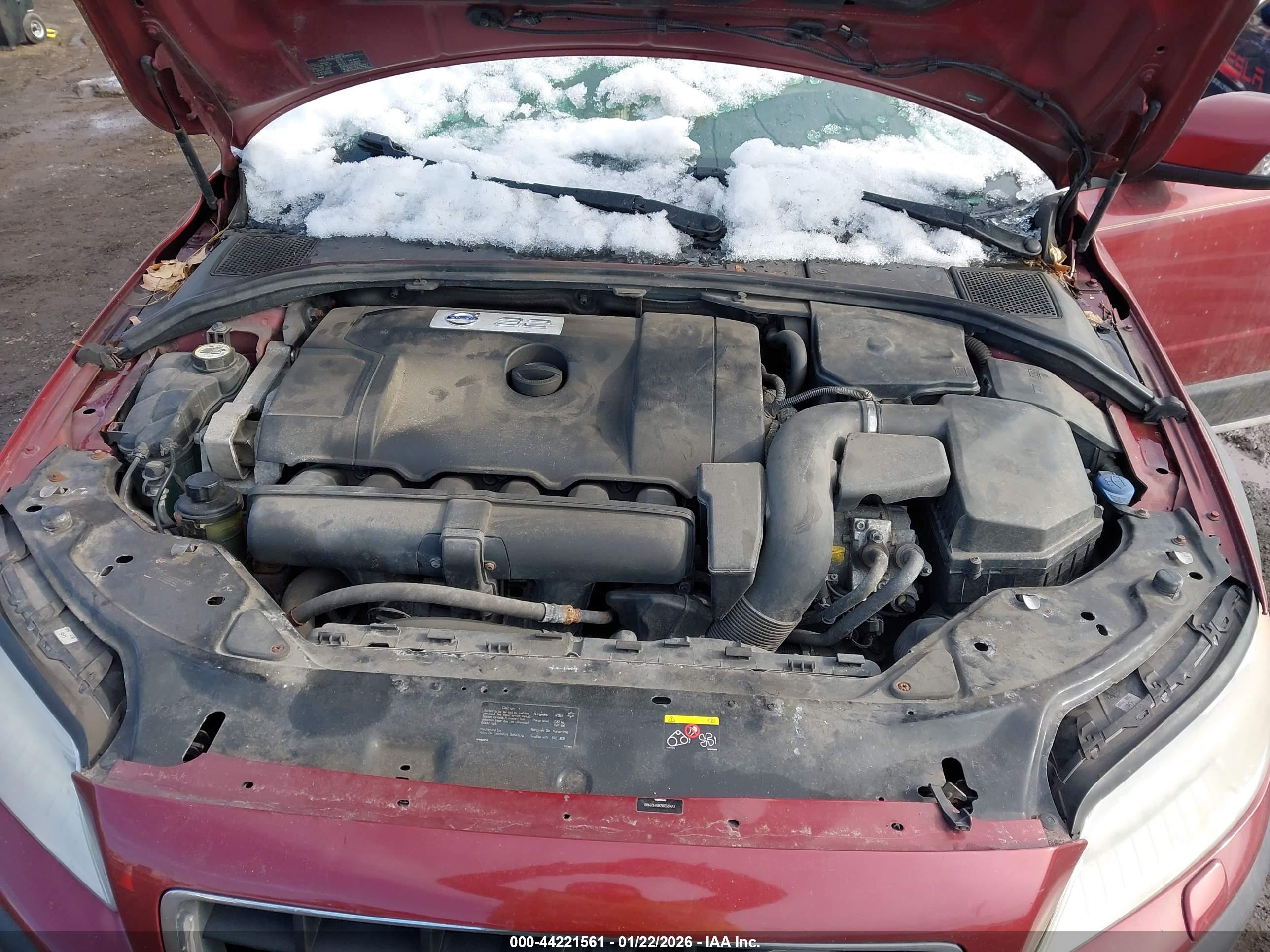 VOLVO XC70 image 10